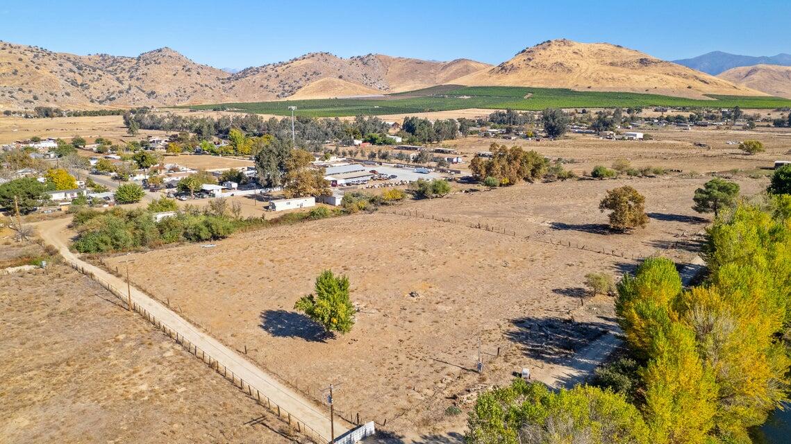 27298 Ave 146a, Porterville, CA 93257