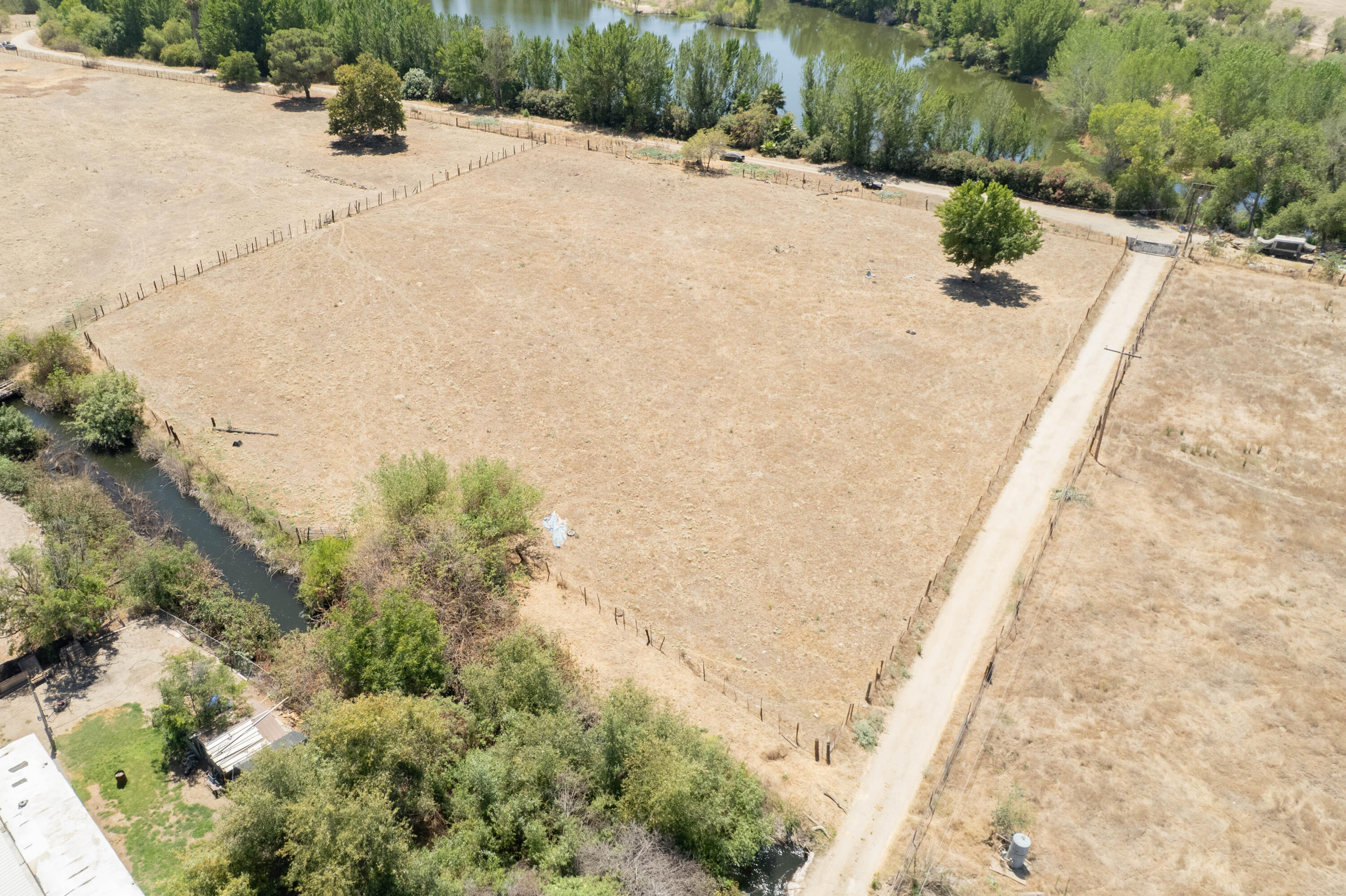 27298 Ave 146a, Porterville, CA 93257