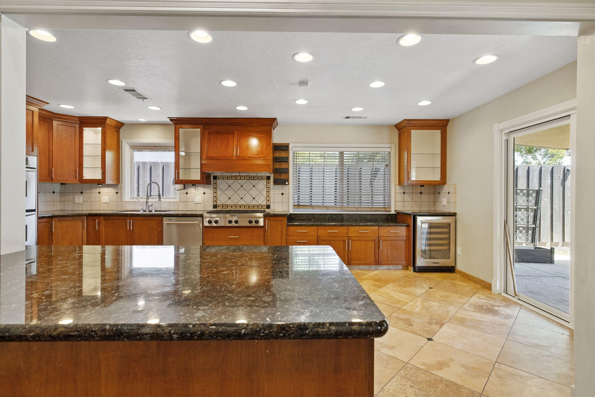 2175 Beechwood Ct, Hanford, CA 93230