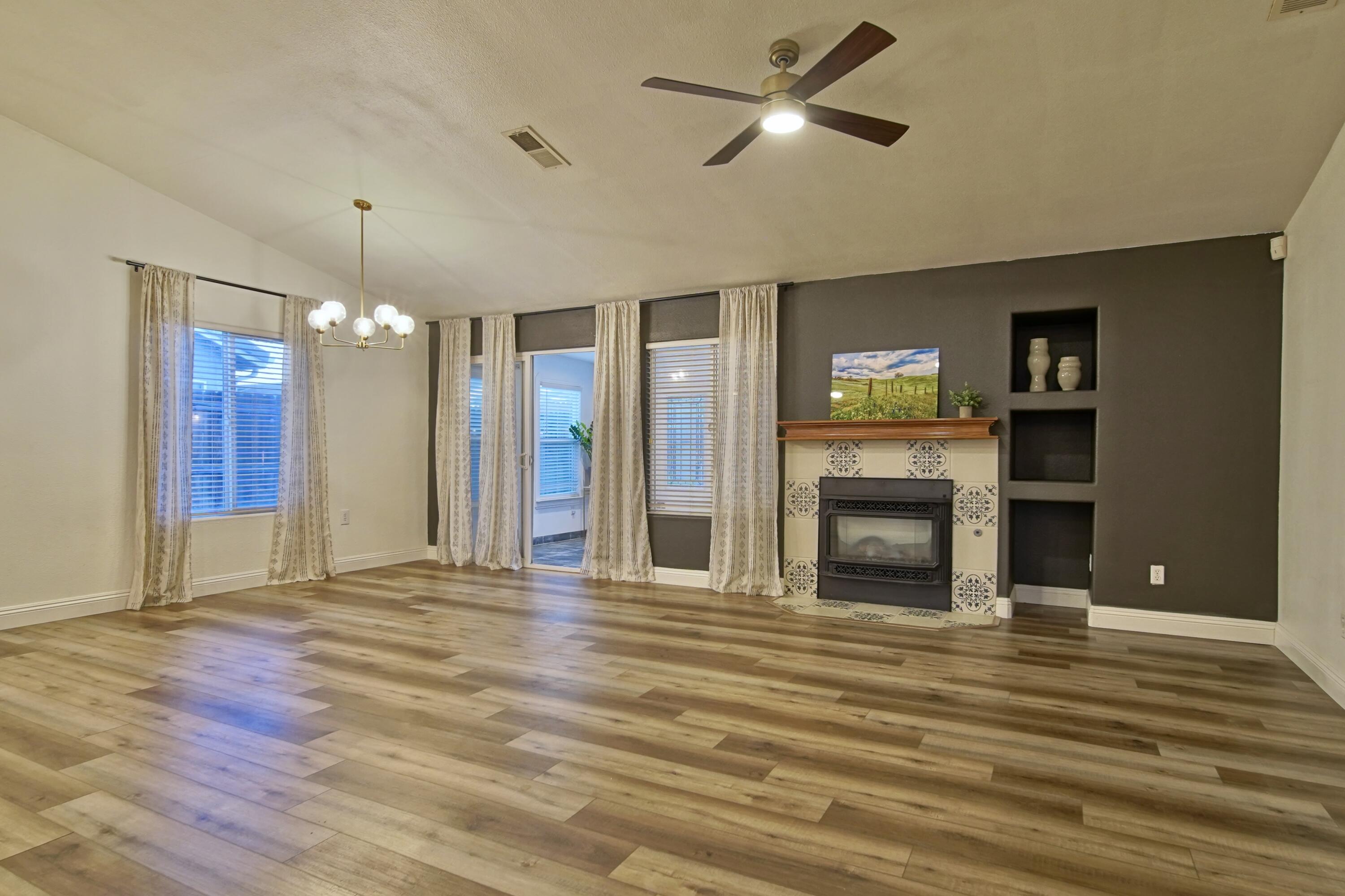 1312 N York St, Porterville, CA 93257