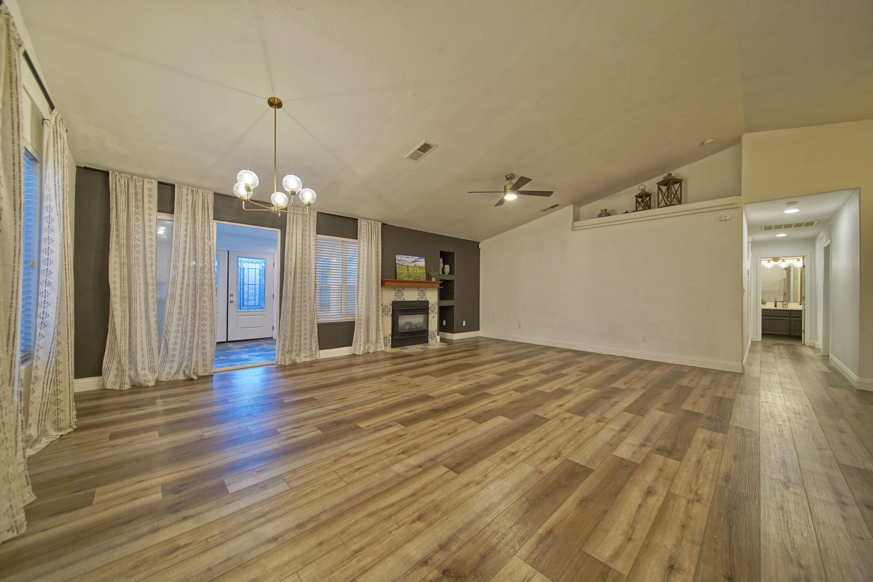 1312 N York St, Porterville, CA 93257