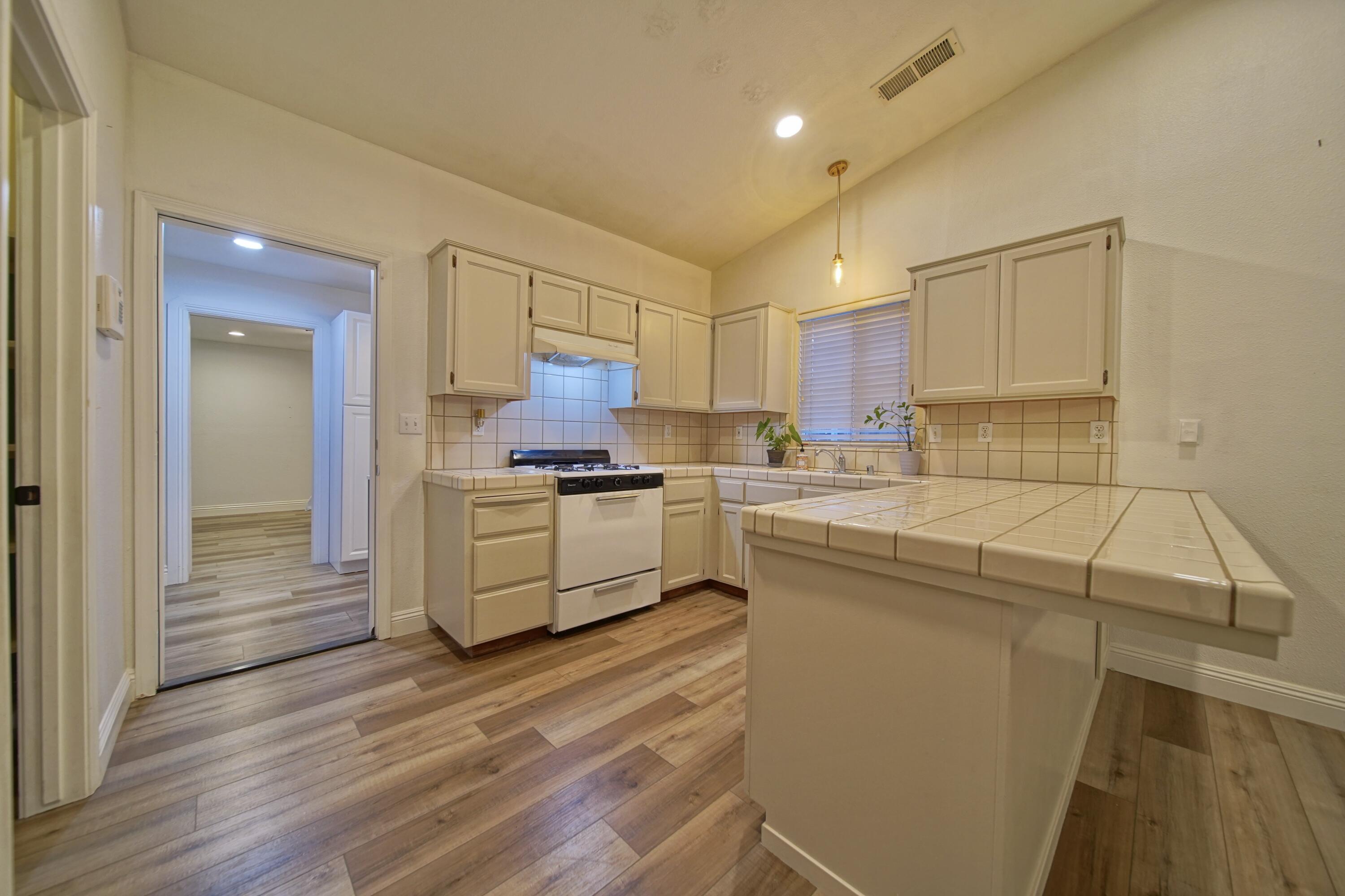 1312 N York St, Porterville, CA 93257