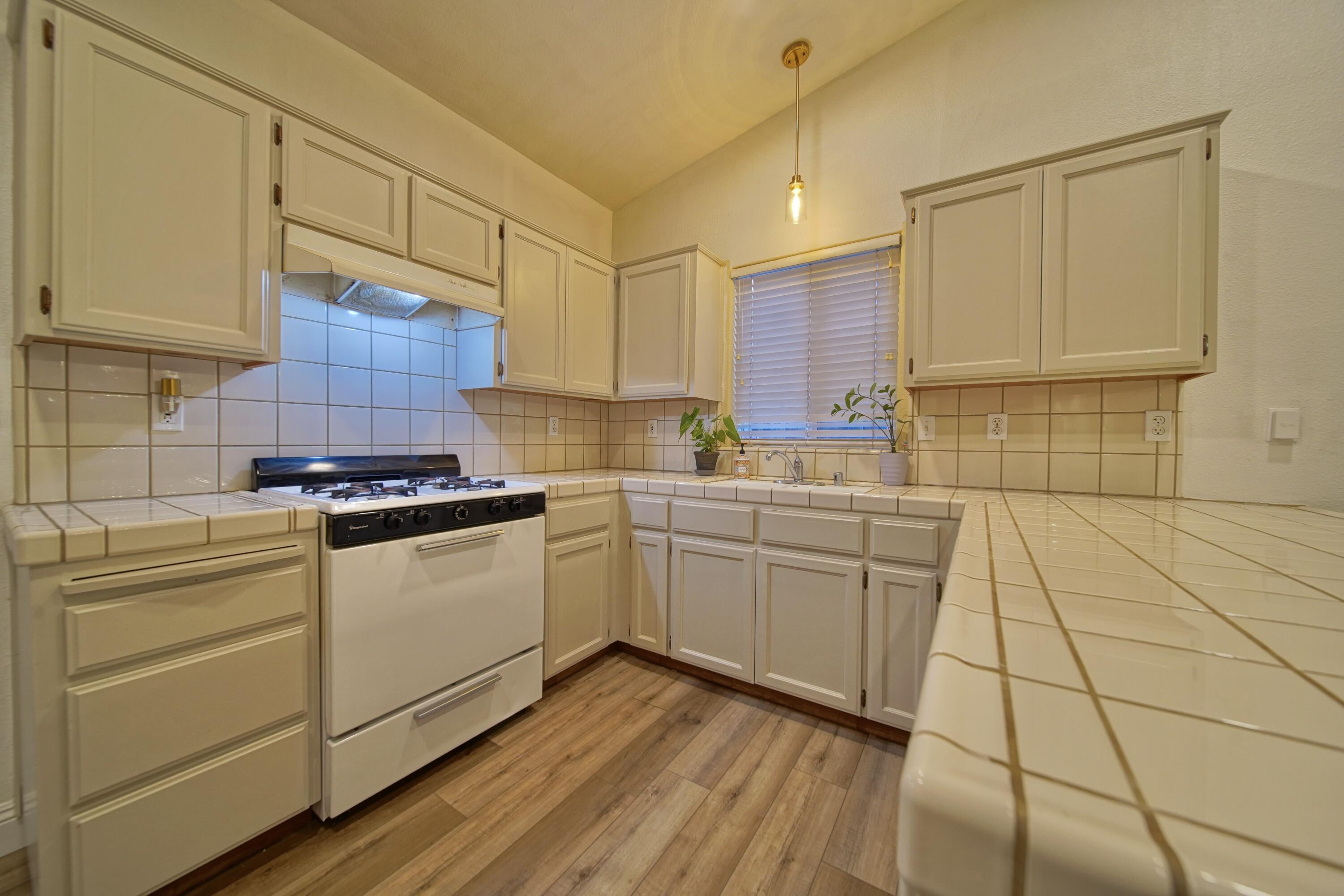 1312 N York St, Porterville, CA 93257