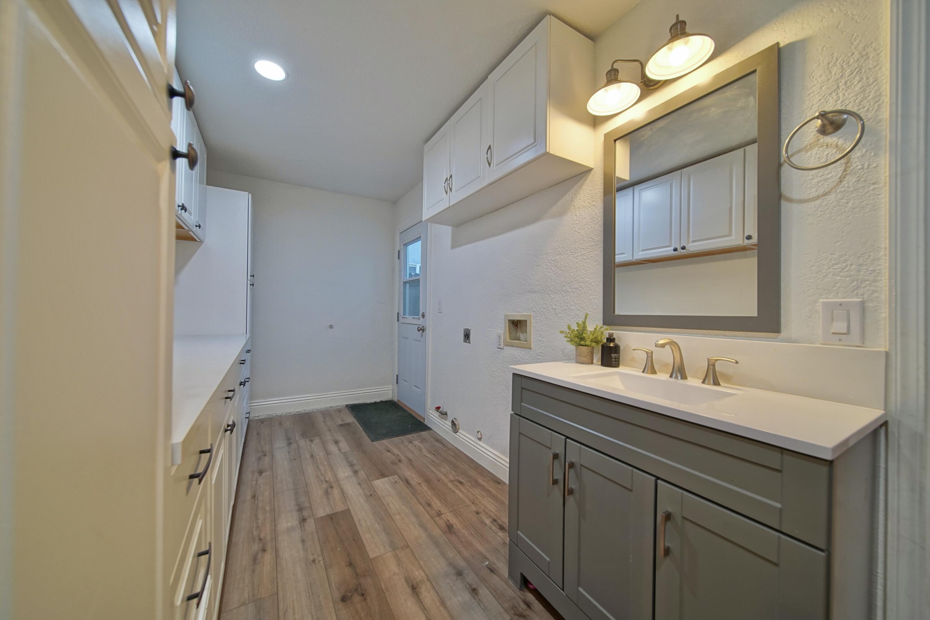 1312 N York St, Porterville, CA 93257