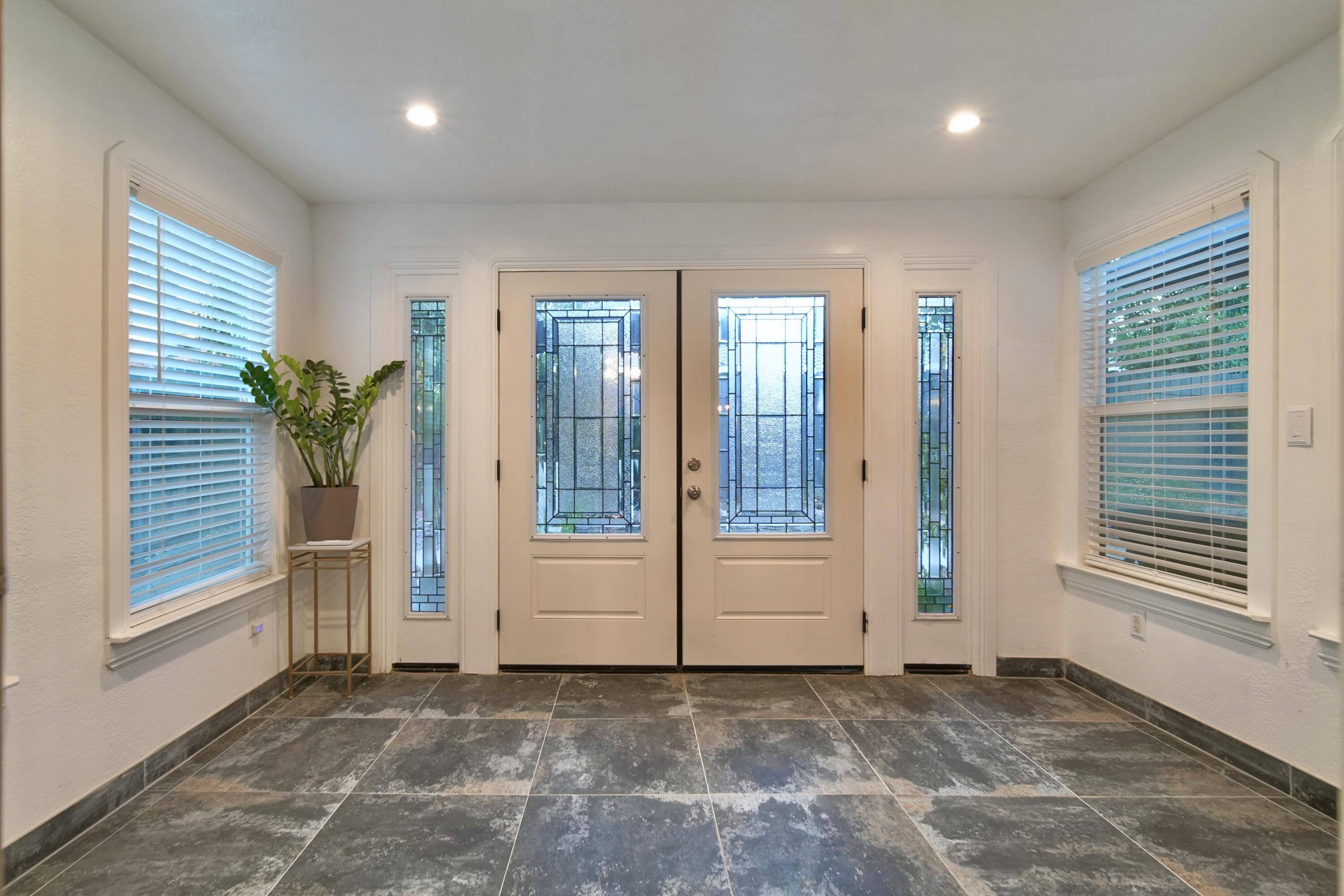 1312 N York St, Porterville, CA 93257