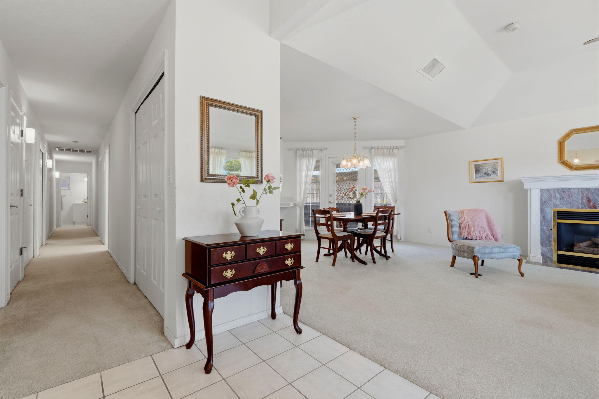 1646 E Morningstar Ln, Fresno, CA 93720