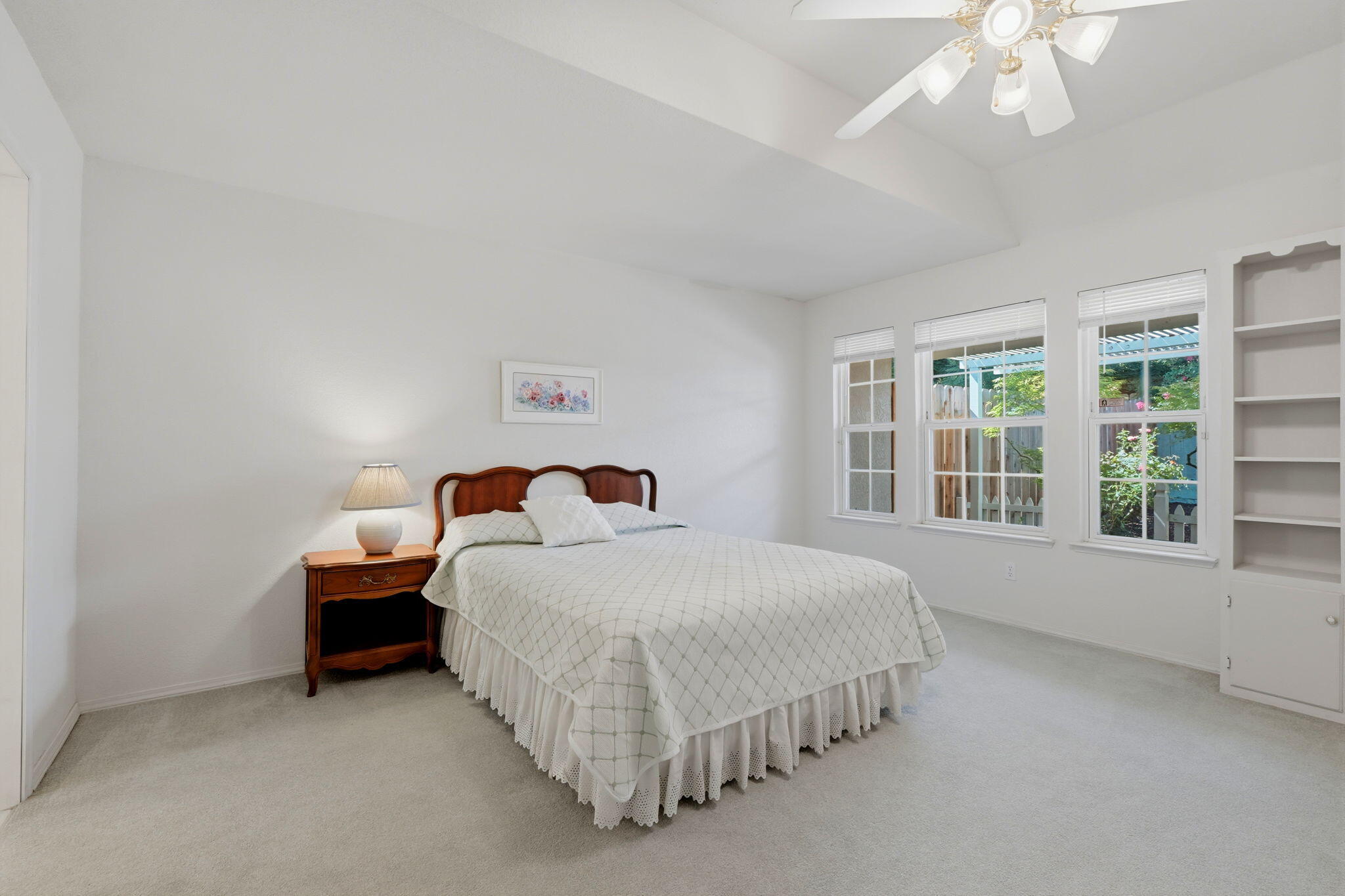 1646 E Morningstar Ln, Fresno, CA 93720