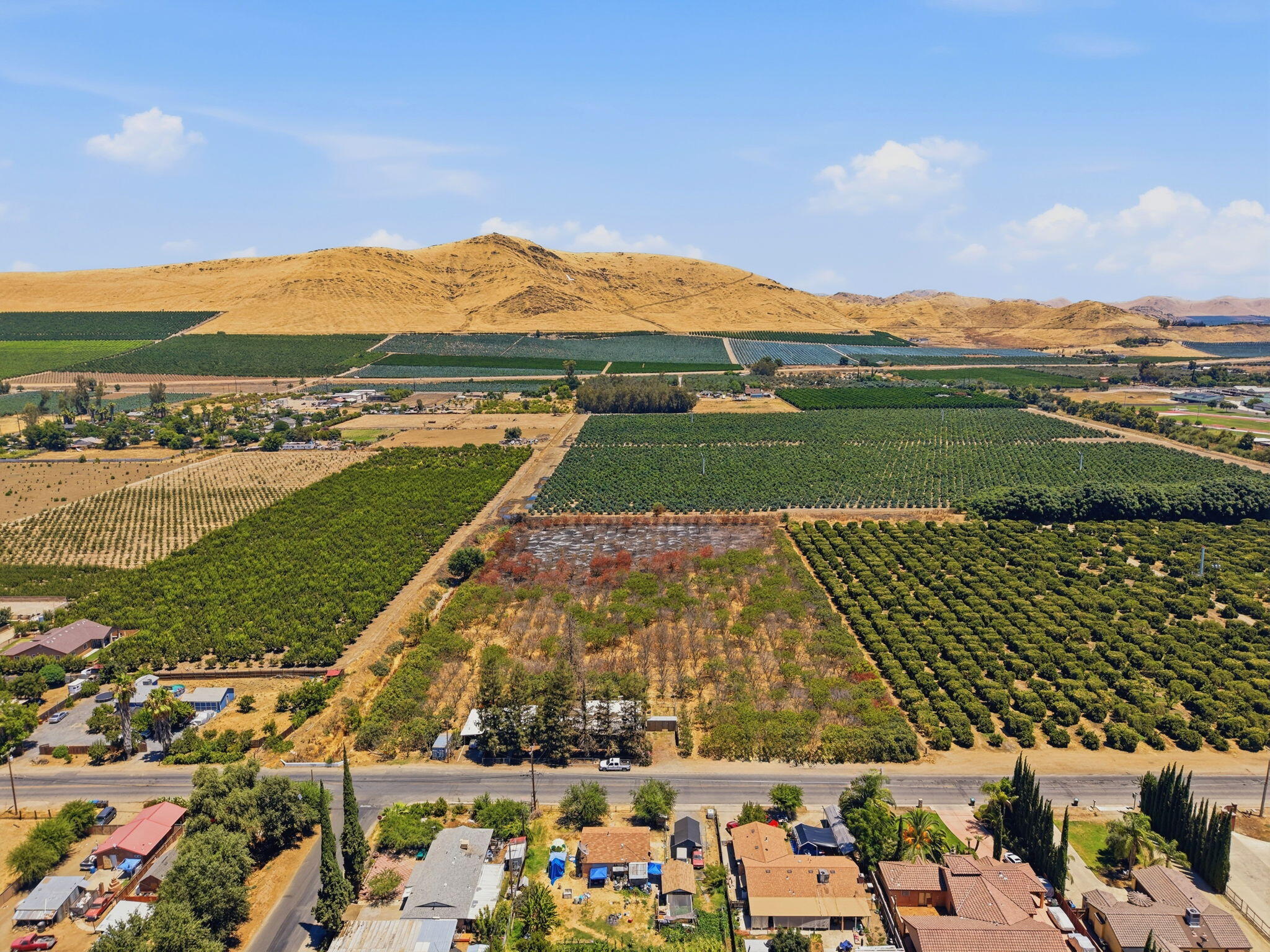 1098 N Foothill, Lindsay, CA 93247