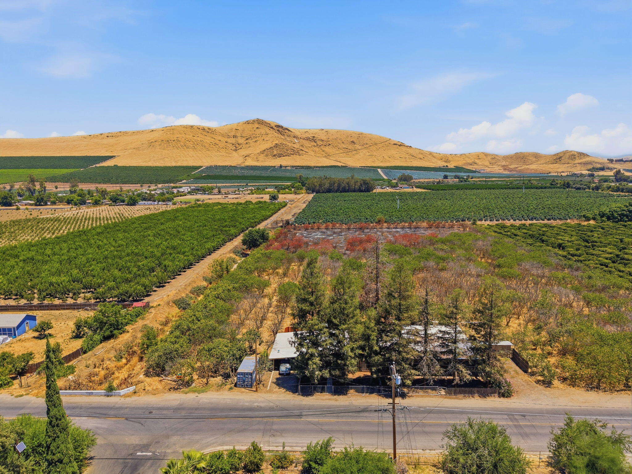 1098 N Foothill, Lindsay, CA 93247