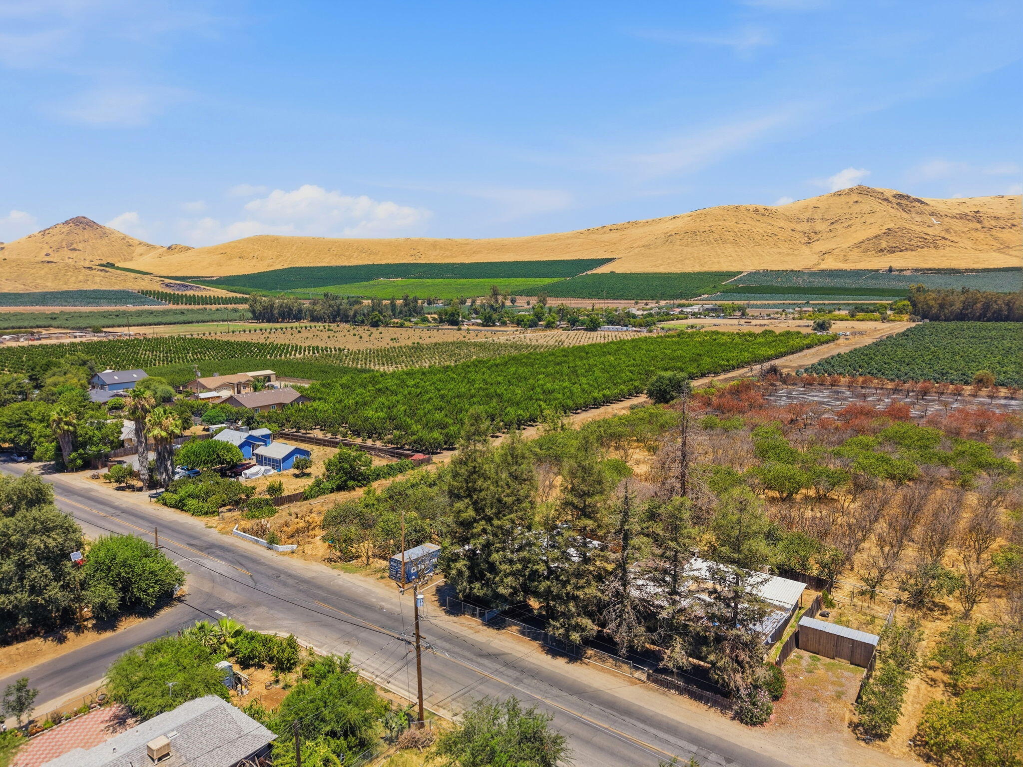 1098 N Foothill, Lindsay, CA 93247
