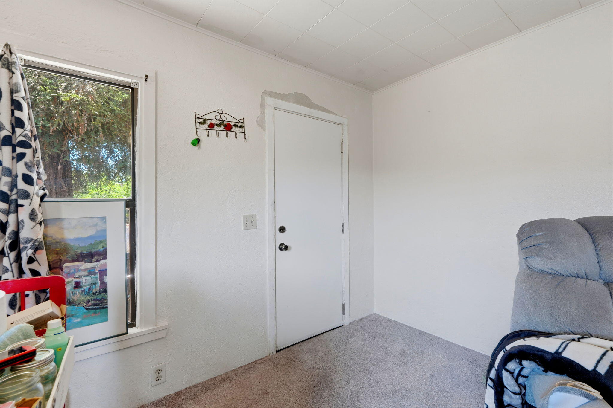 1098 N Foothill, Lindsay, CA 93247