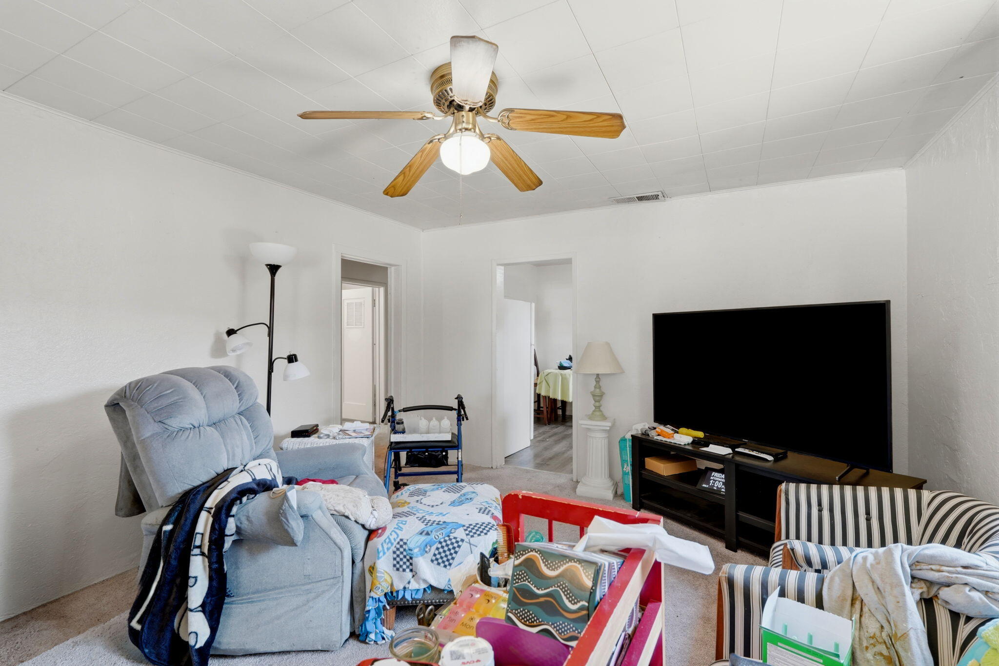 1098 N Foothill, Lindsay, CA 93247