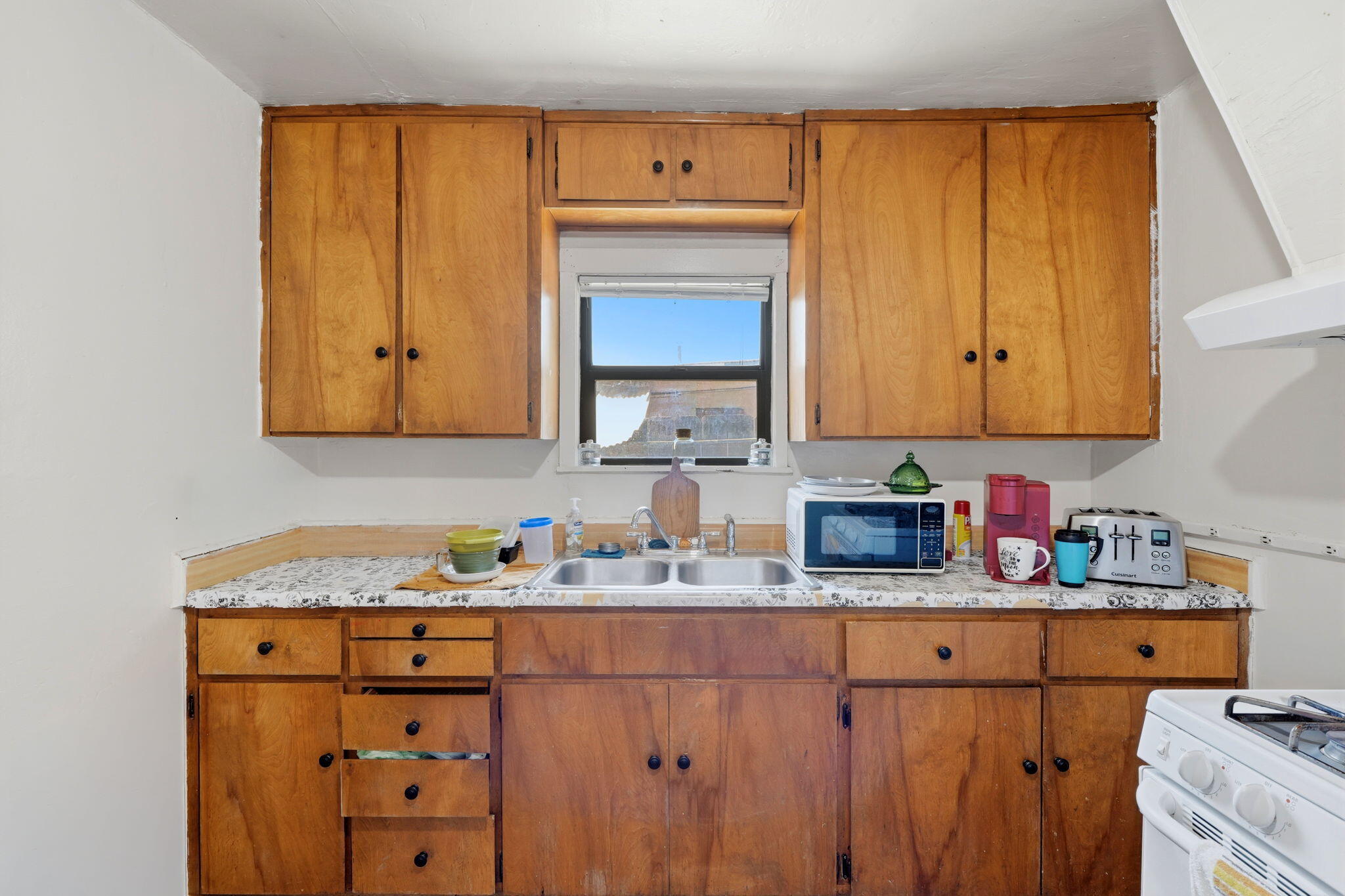 1098 N Foothill, Lindsay, CA 93247