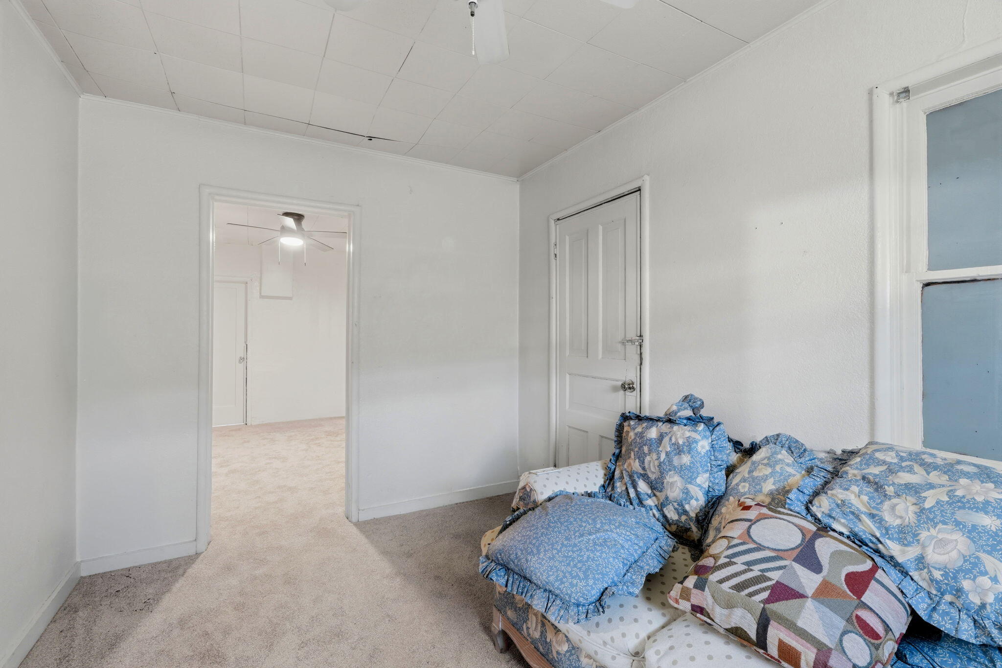1098 N Foothill, Lindsay, CA 93247