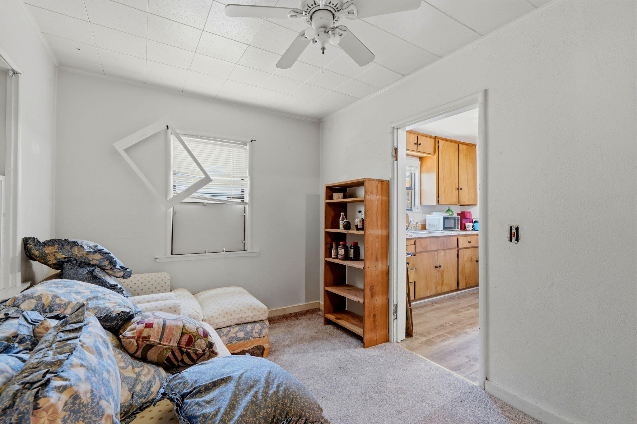 1098 N Foothill, Lindsay, CA 93247