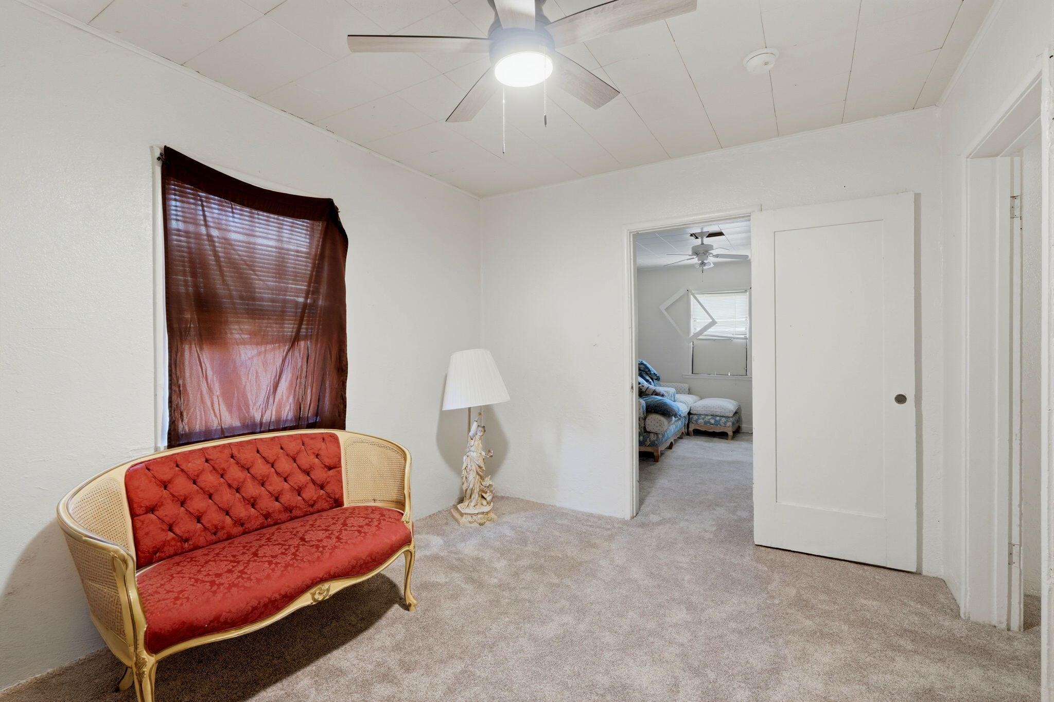 1098 N Foothill, Lindsay, CA 93247