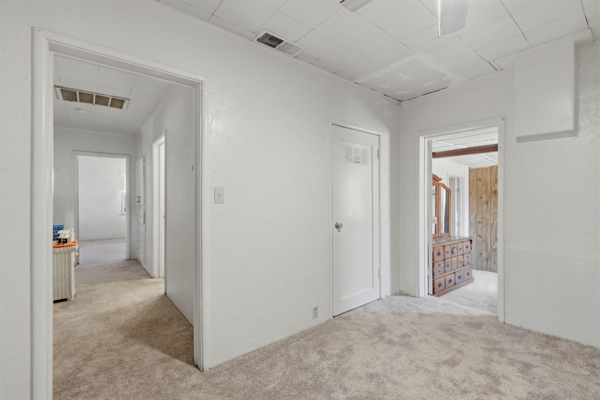 1098 N Foothill, Lindsay, CA 93247