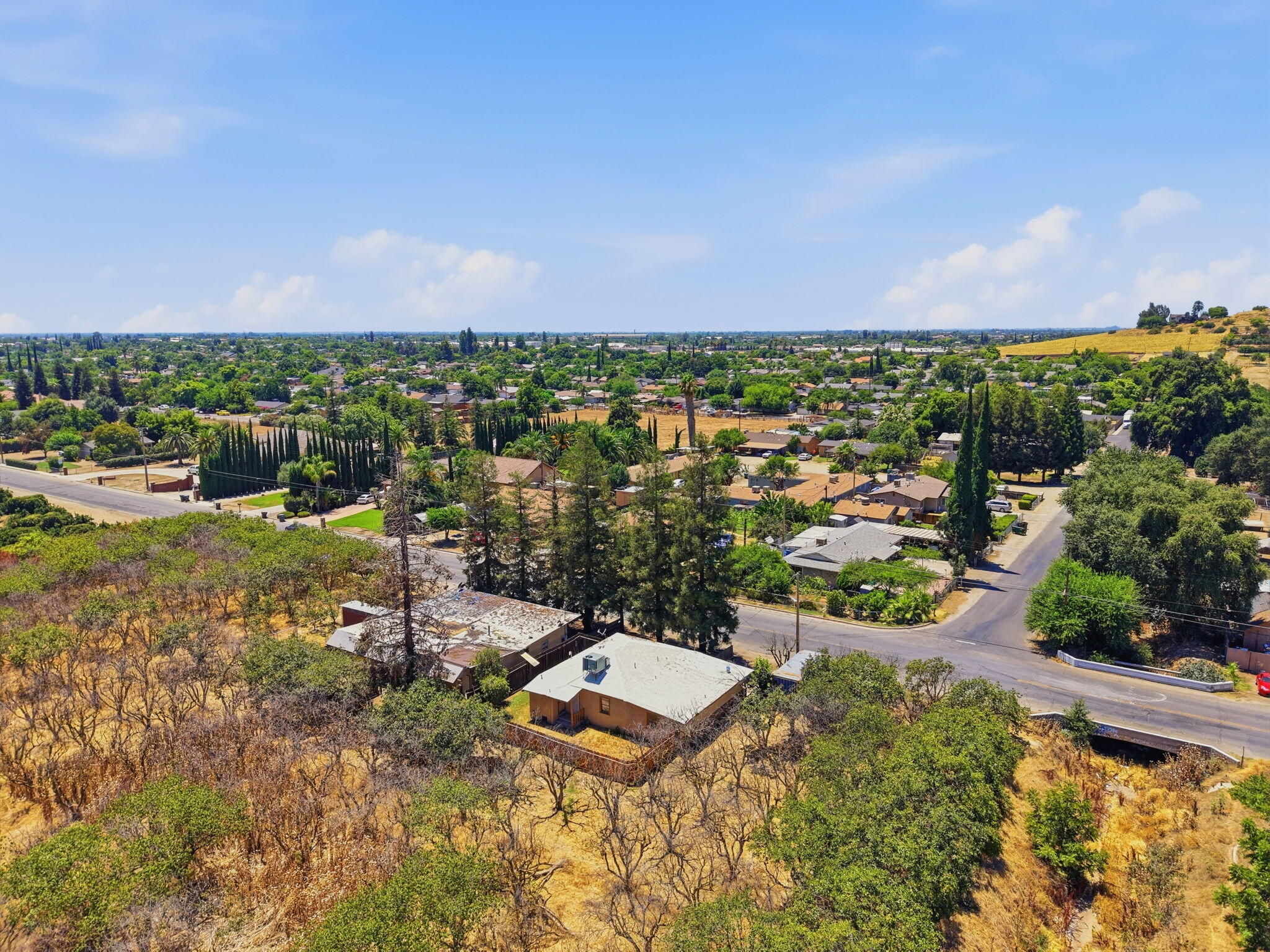 1098 N Foothill, Lindsay, CA 93247