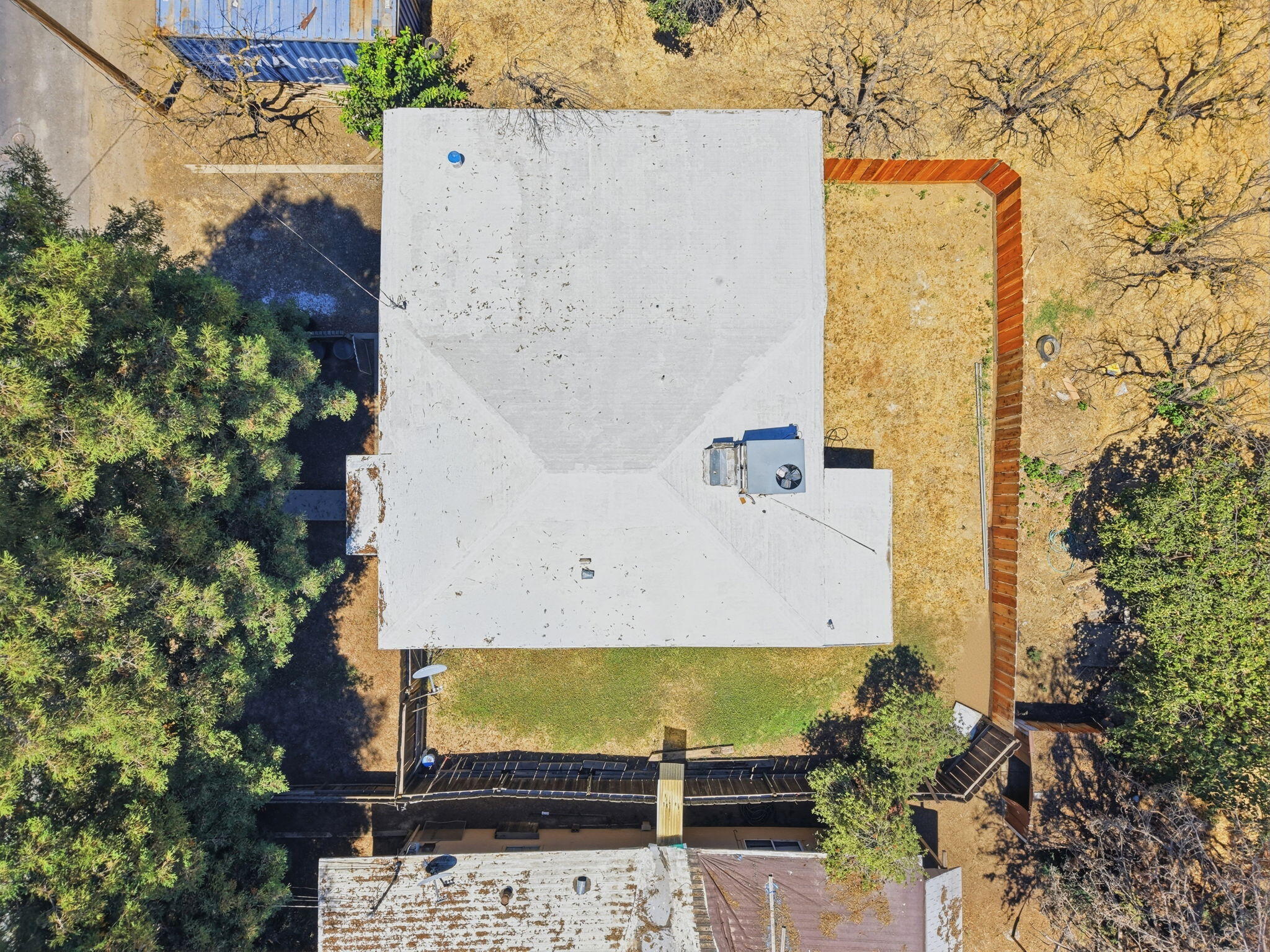 1098 N Foothill, Lindsay, CA 93247