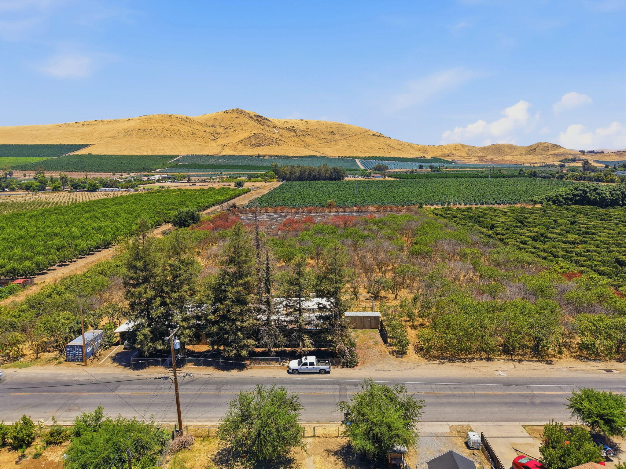 1098 N Foothill, Lindsay, CA 93247