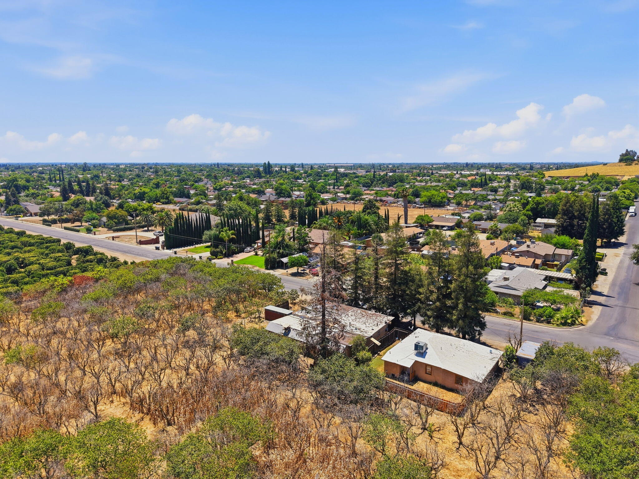 1098 N Foothill, Lindsay, CA 93247