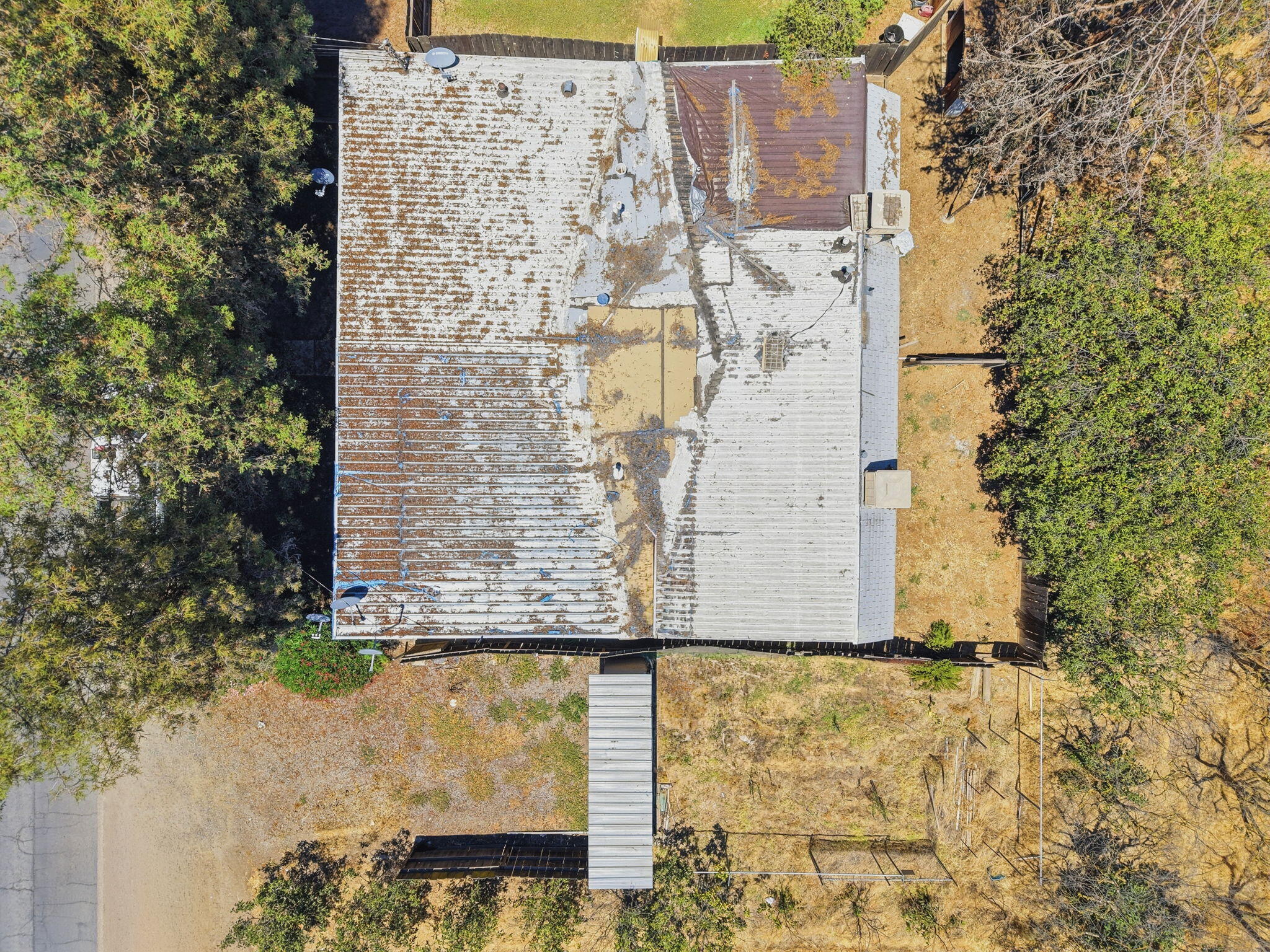 1098 N Foothill, Lindsay, CA 93247