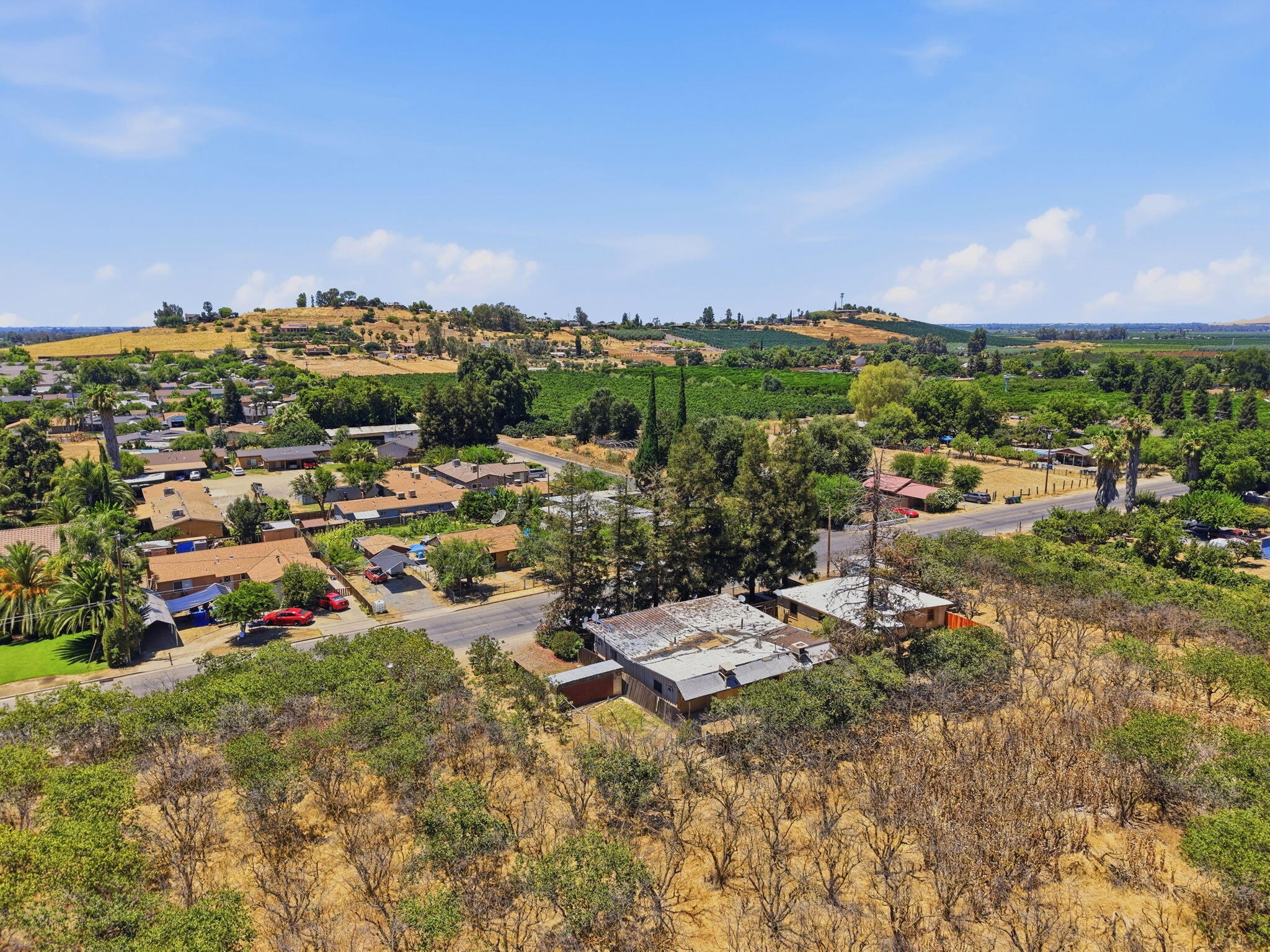 1098 N Foothill, Lindsay, CA 93247