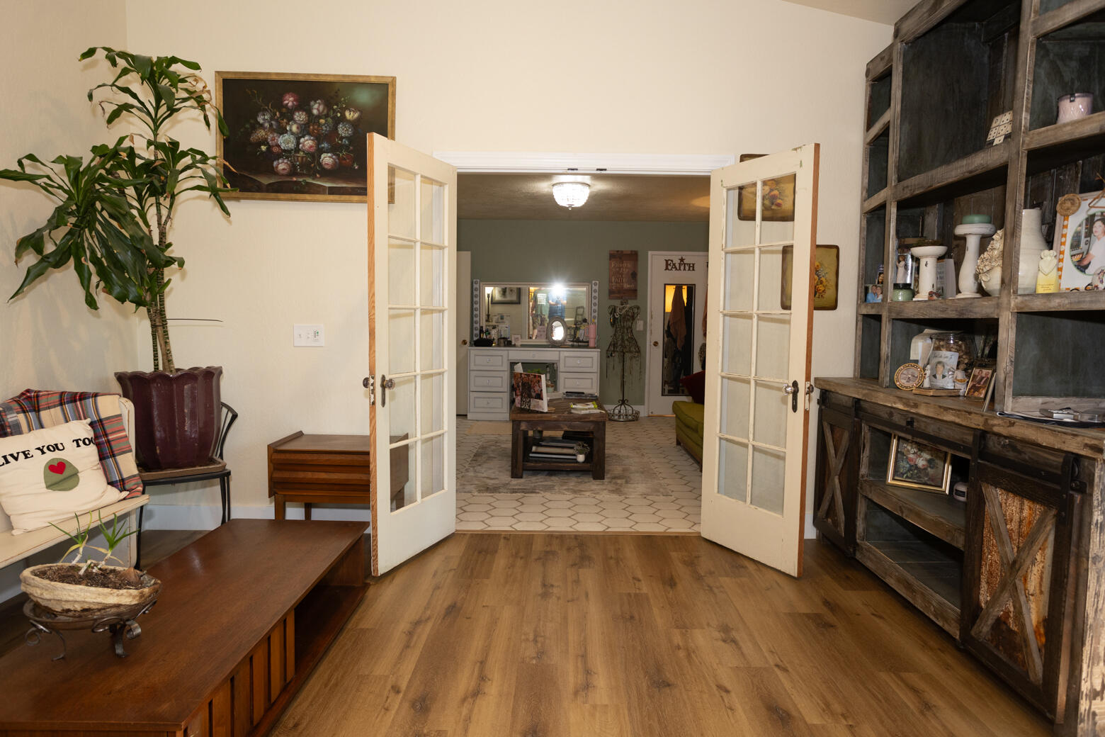 823 W Kanai Ave, Porterville, CA 93257