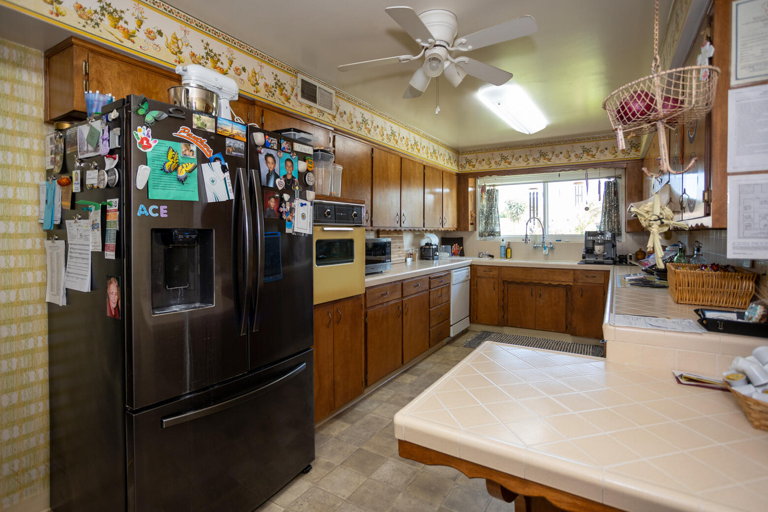 823 W Kanai Ave, Porterville, CA 93257