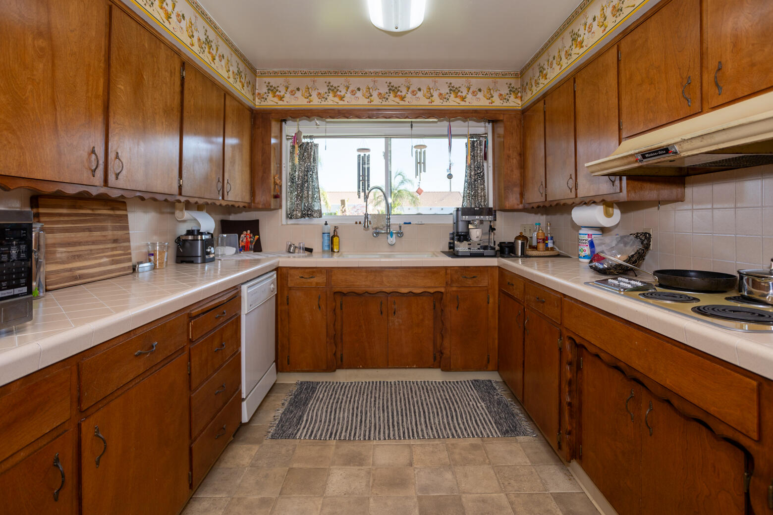 823 W Kanai Ave, Porterville, CA 93257