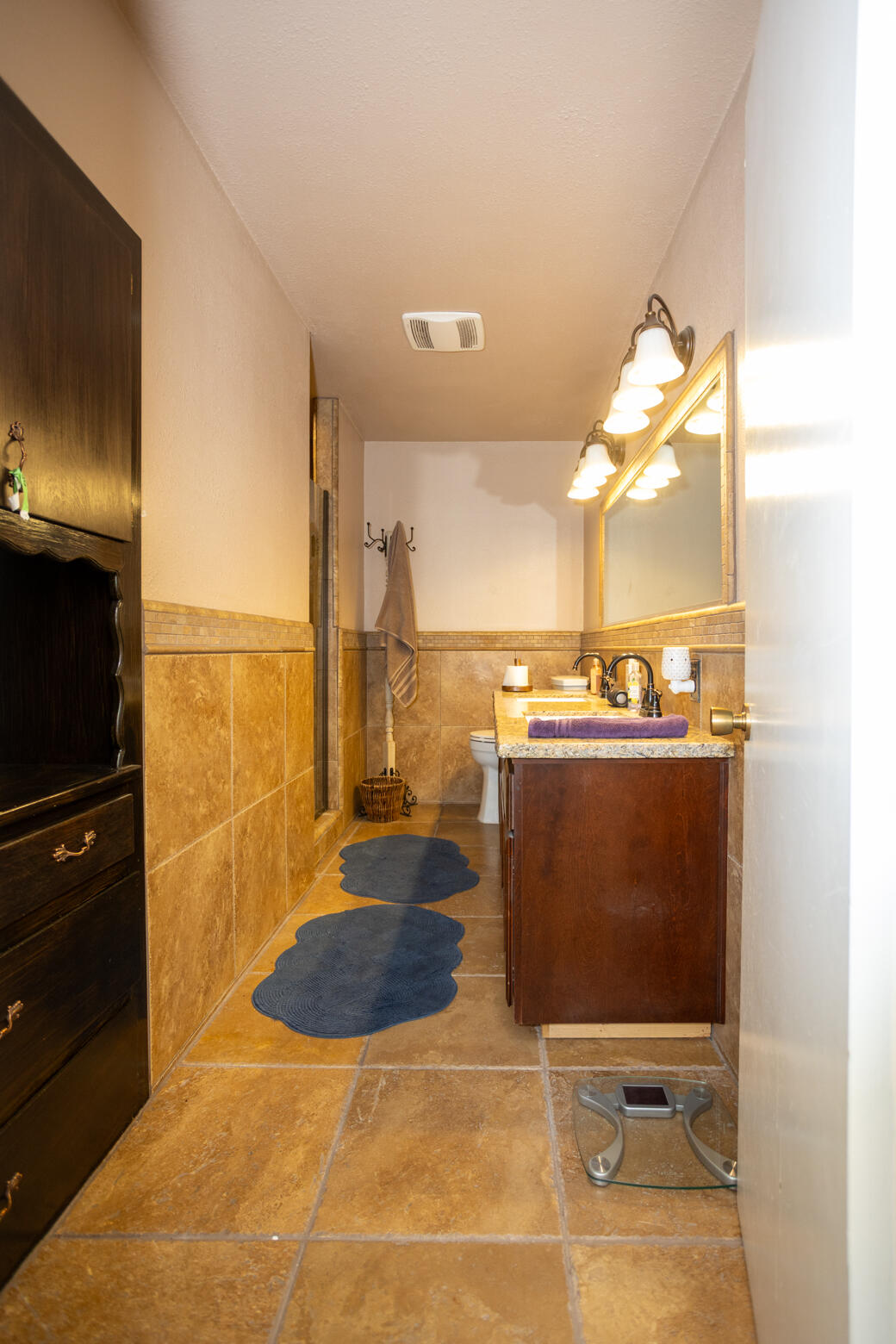 823 W Kanai Ave, Porterville, CA 93257