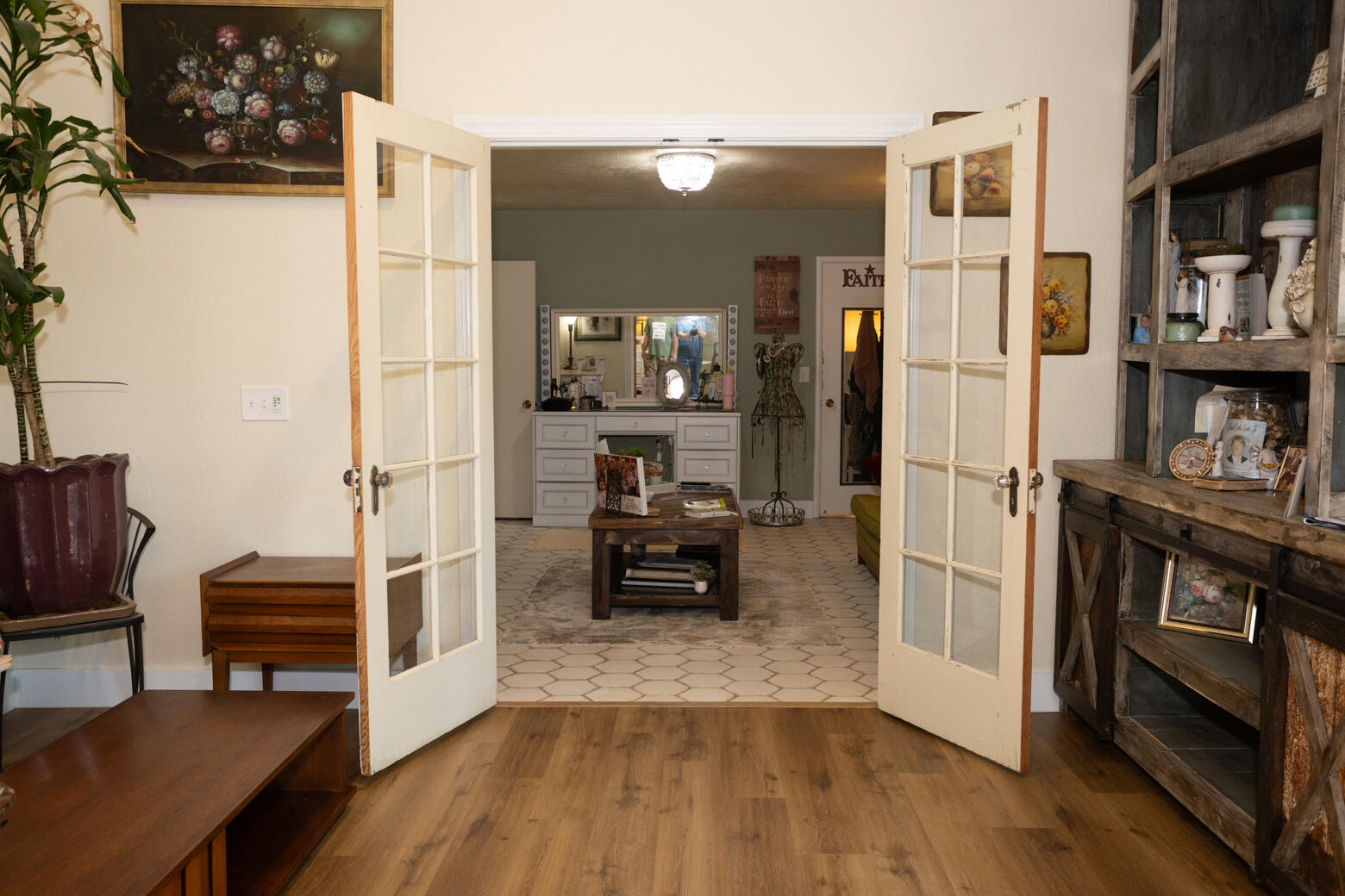 823 W Kanai Ave, Porterville, CA 93257