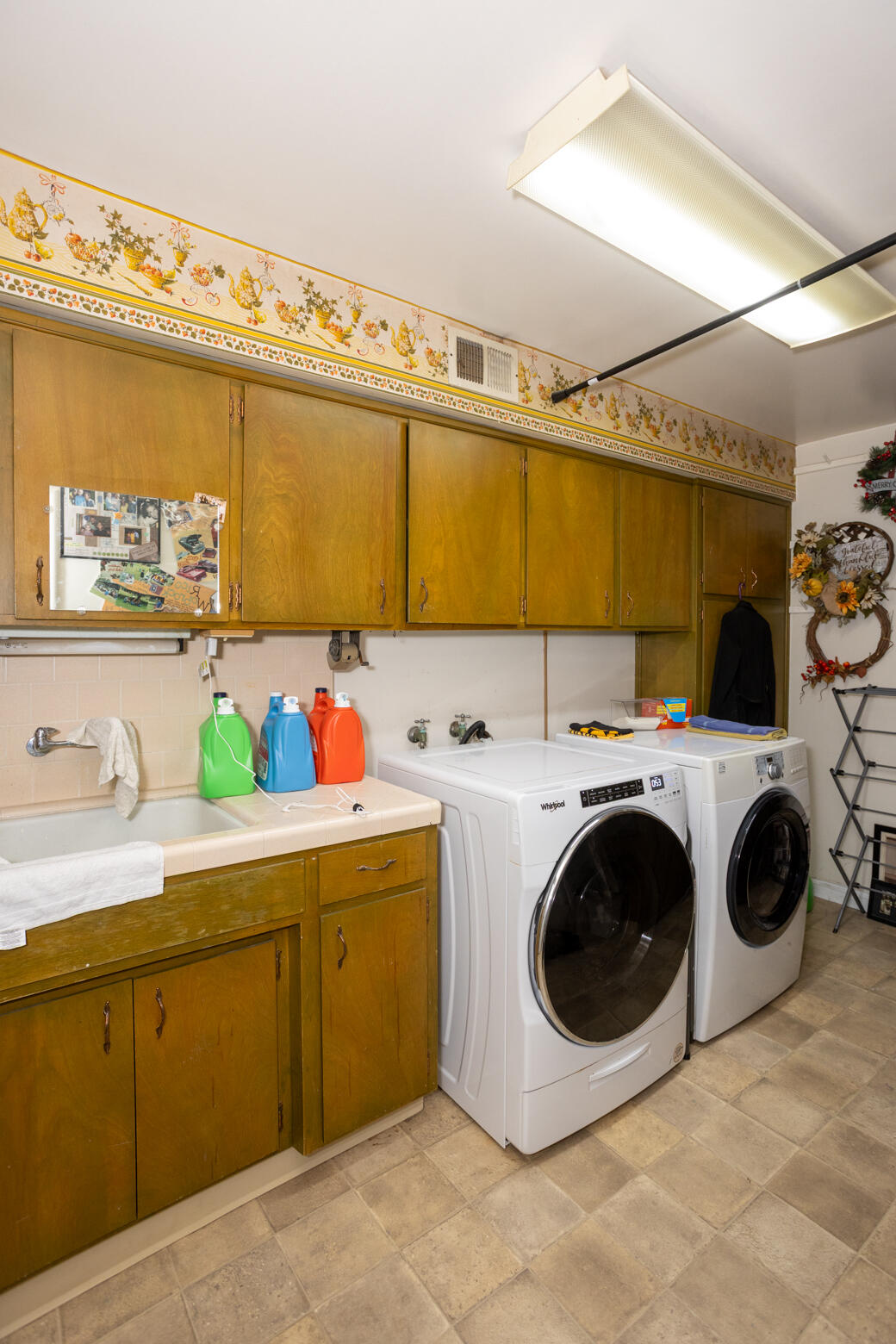 823 W Kanai Ave, Porterville, CA 93257
