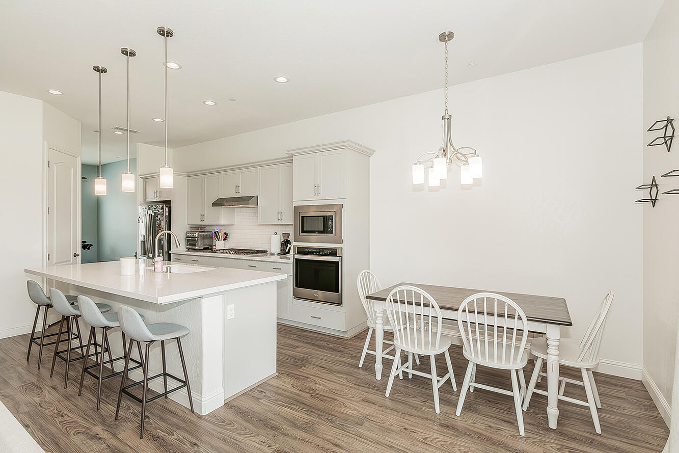 2193 E Kamm Ave, Kingsburg, CA 93631