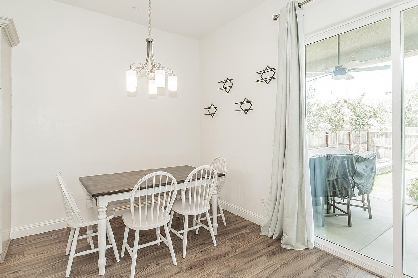 2193 E Kamm Ave, Kingsburg, CA 93631