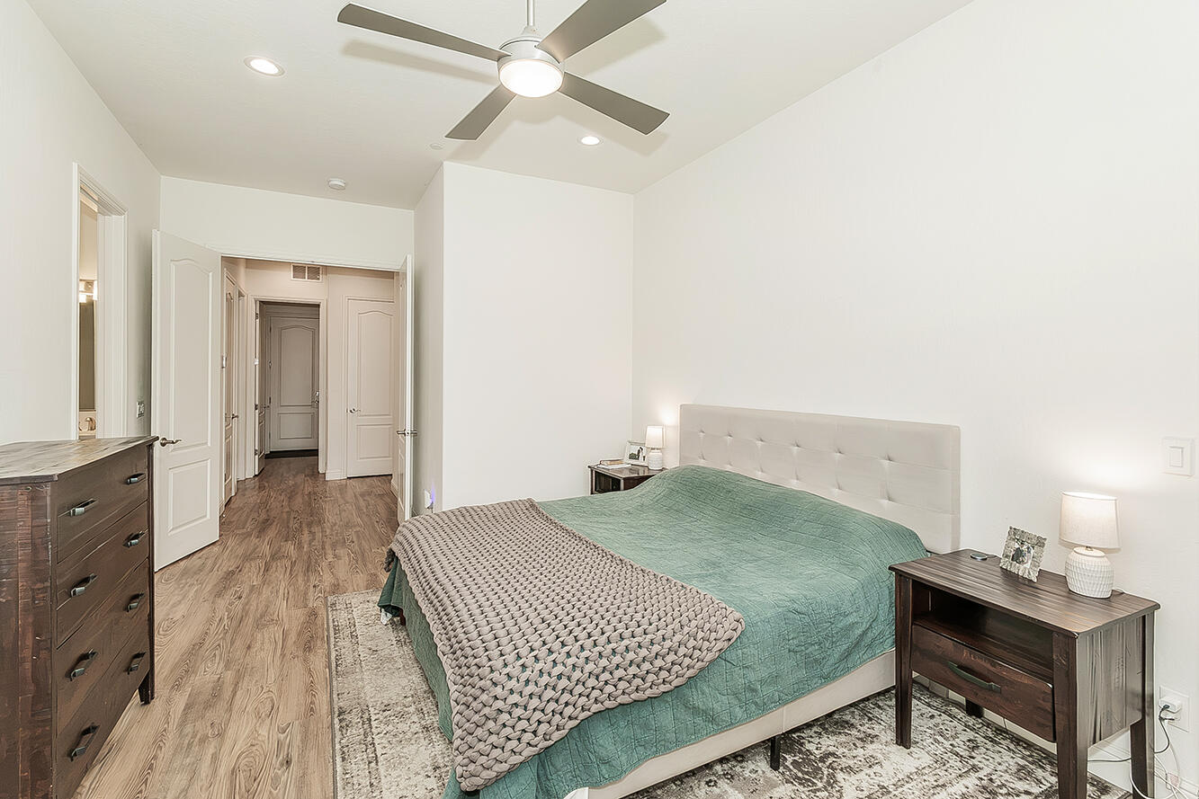 2193 E Kamm Ave, Kingsburg, CA 93631