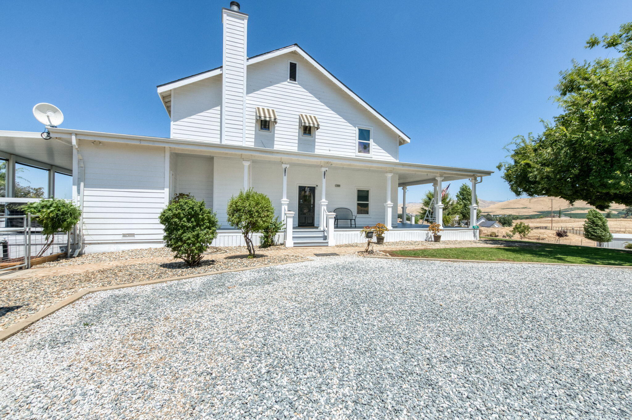 1969 N Pederson Ave, Sanger, CA 93657