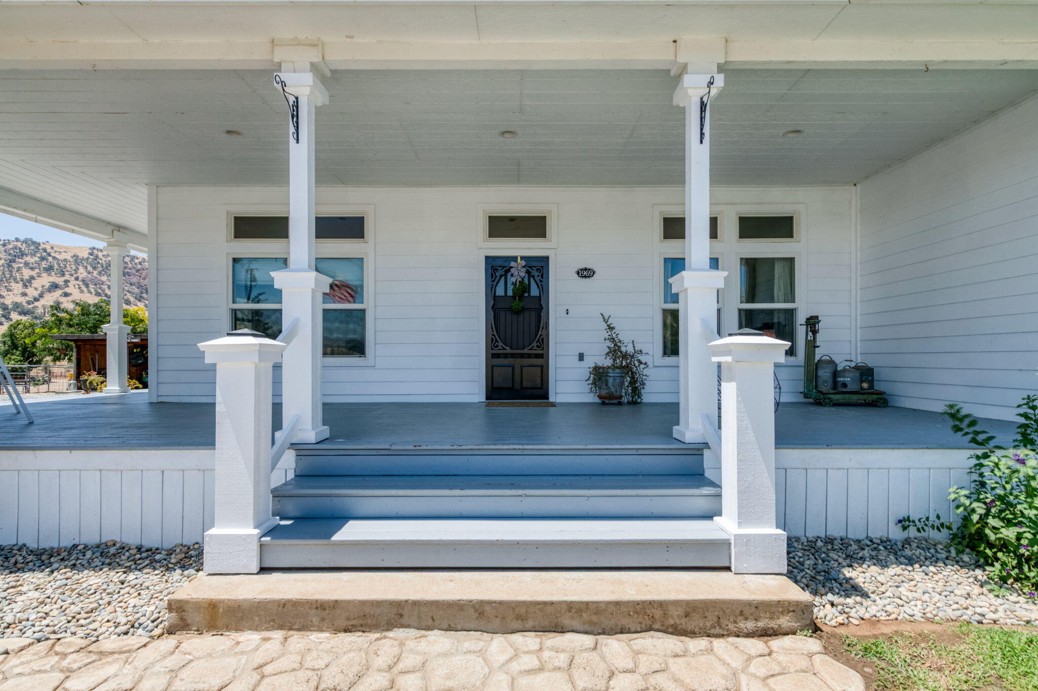 1969 N Pederson Ave, Sanger, CA 93657