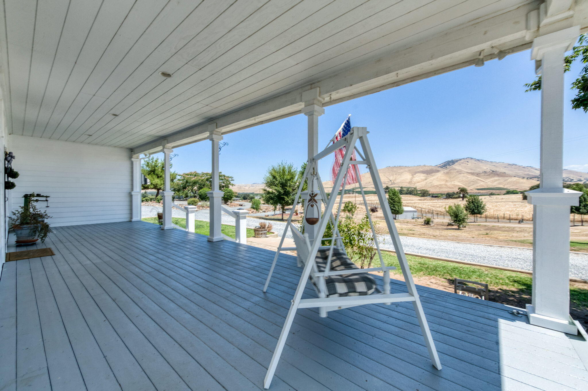 1969 N Pederson Ave, Sanger, CA 93657