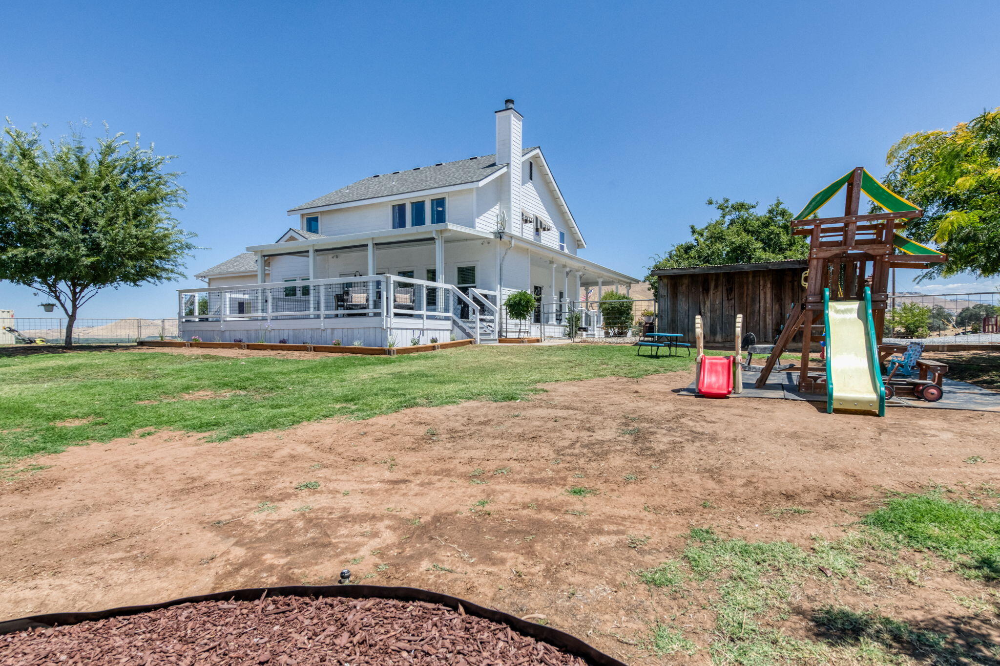 1969 N Pederson Ave, Sanger, CA 93657