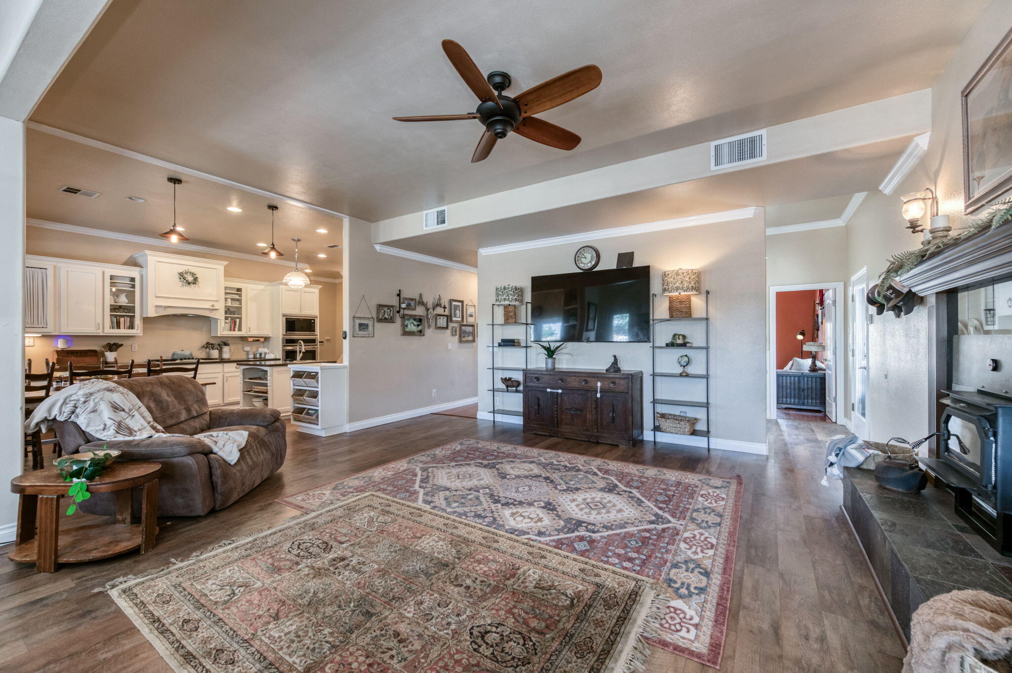 1969 N Pederson Ave, Sanger, CA 93657