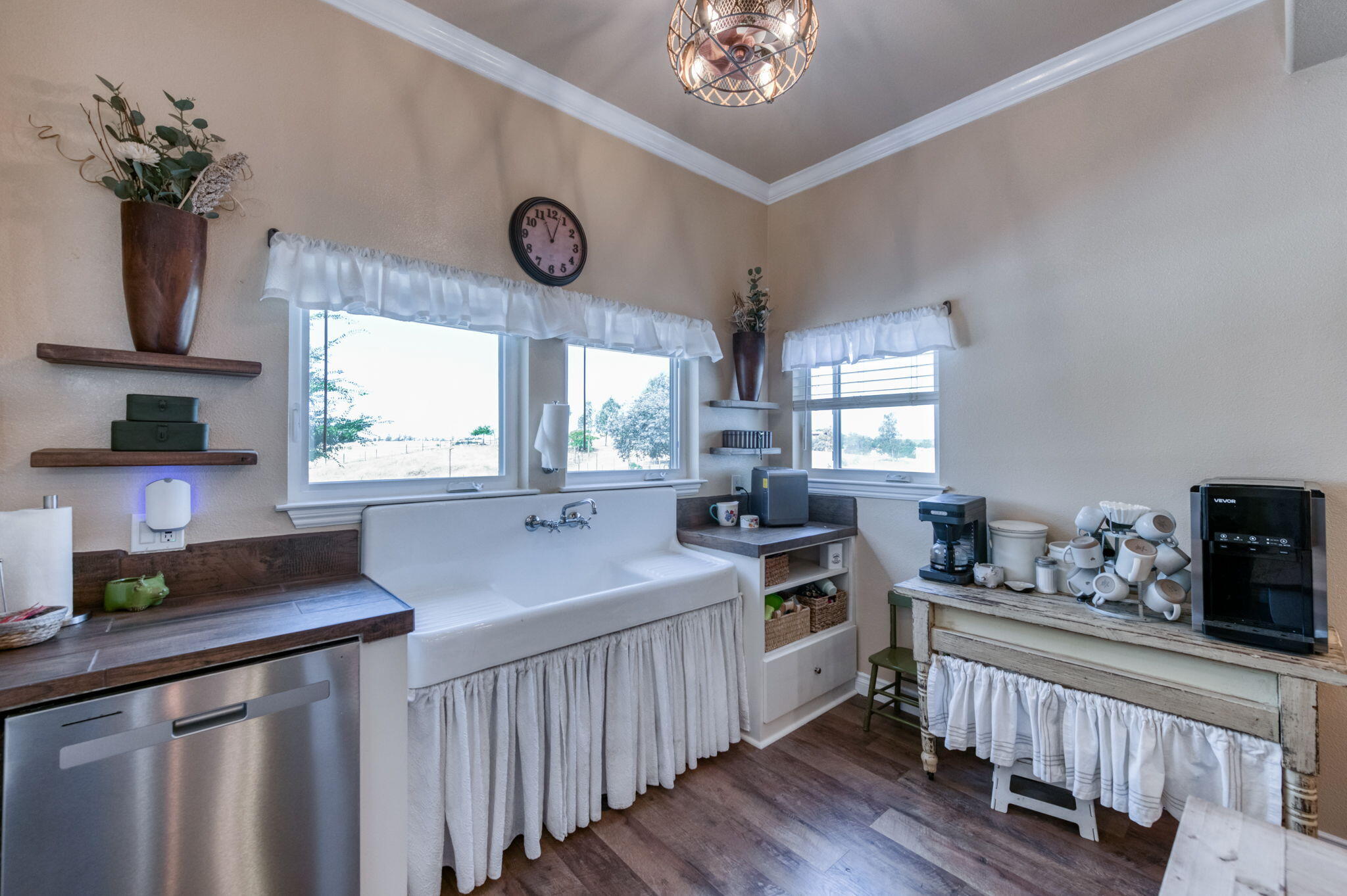 1969 N Pederson Ave, Sanger, CA 93657