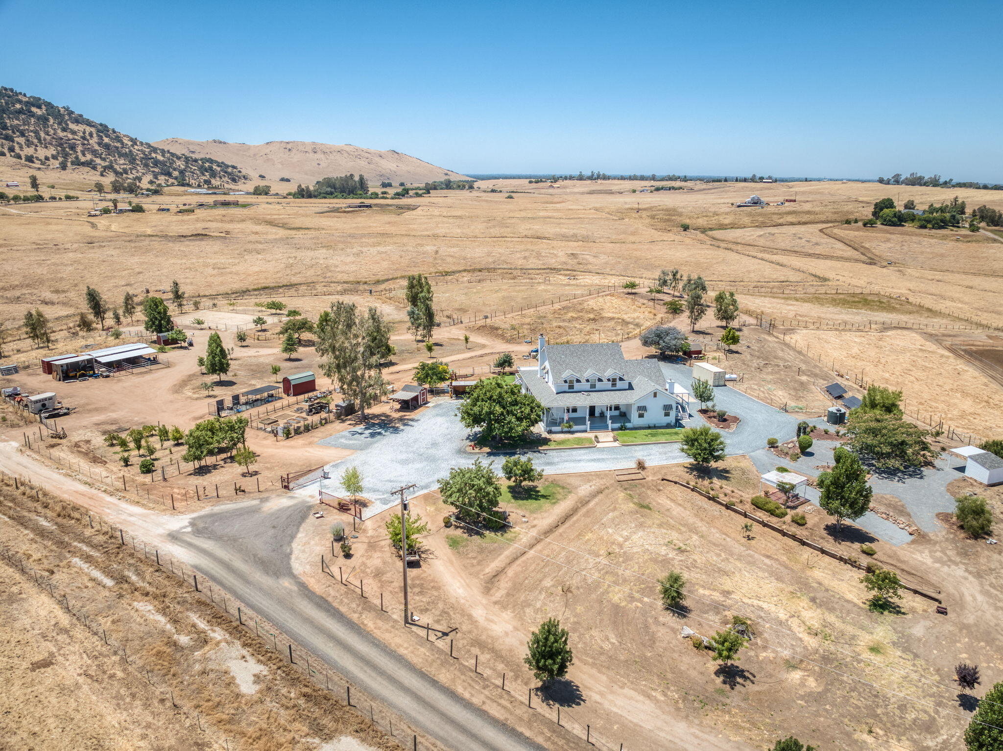 1969 N Pederson Ave, Sanger, CA 93657