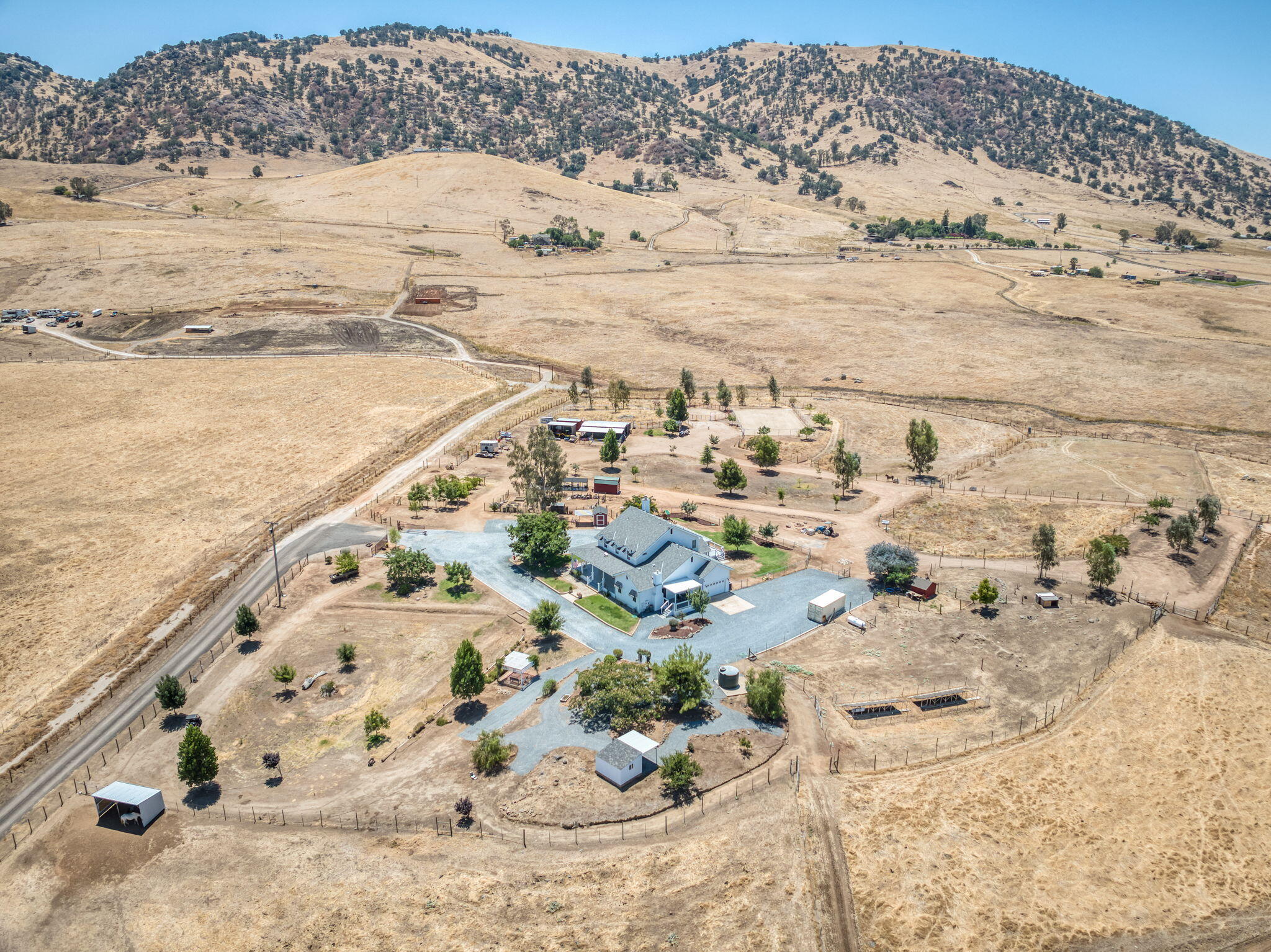 1969 N Pederson Ave, Sanger, CA 93657