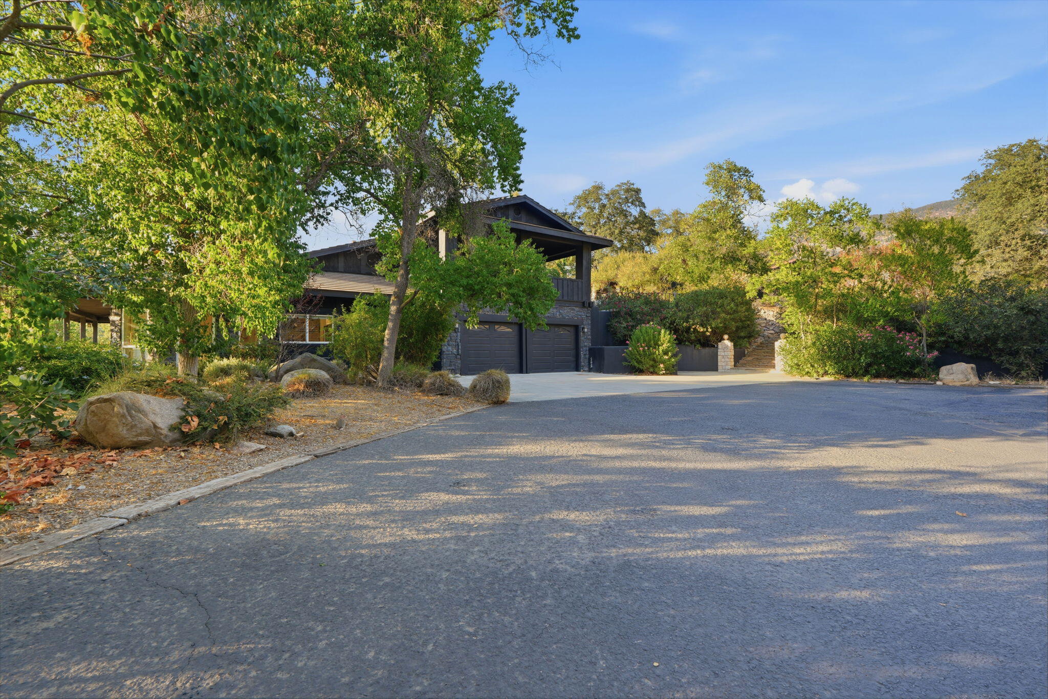 44159 Redbud Trl, Three Rivers, CA 93271