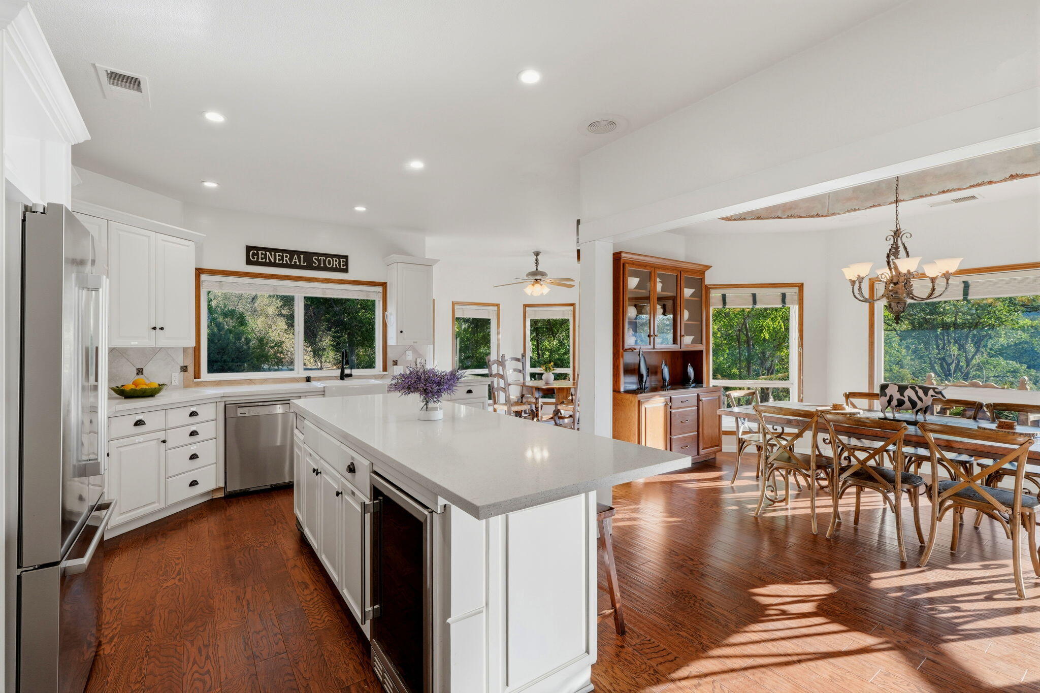 44159 Redbud Trl, Three Rivers, CA 93271
