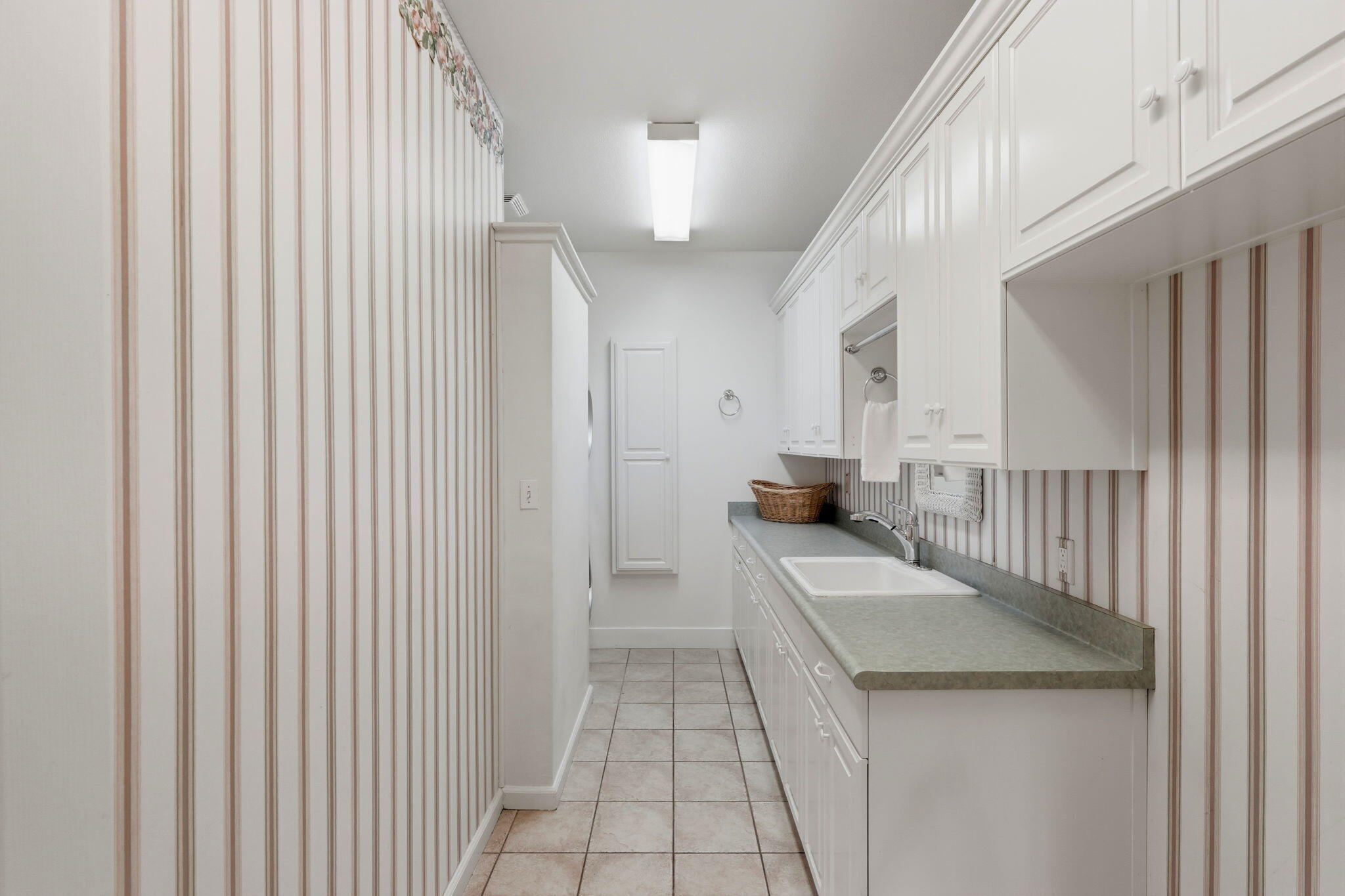 44159 Redbud Trl, Three Rivers, CA 93271