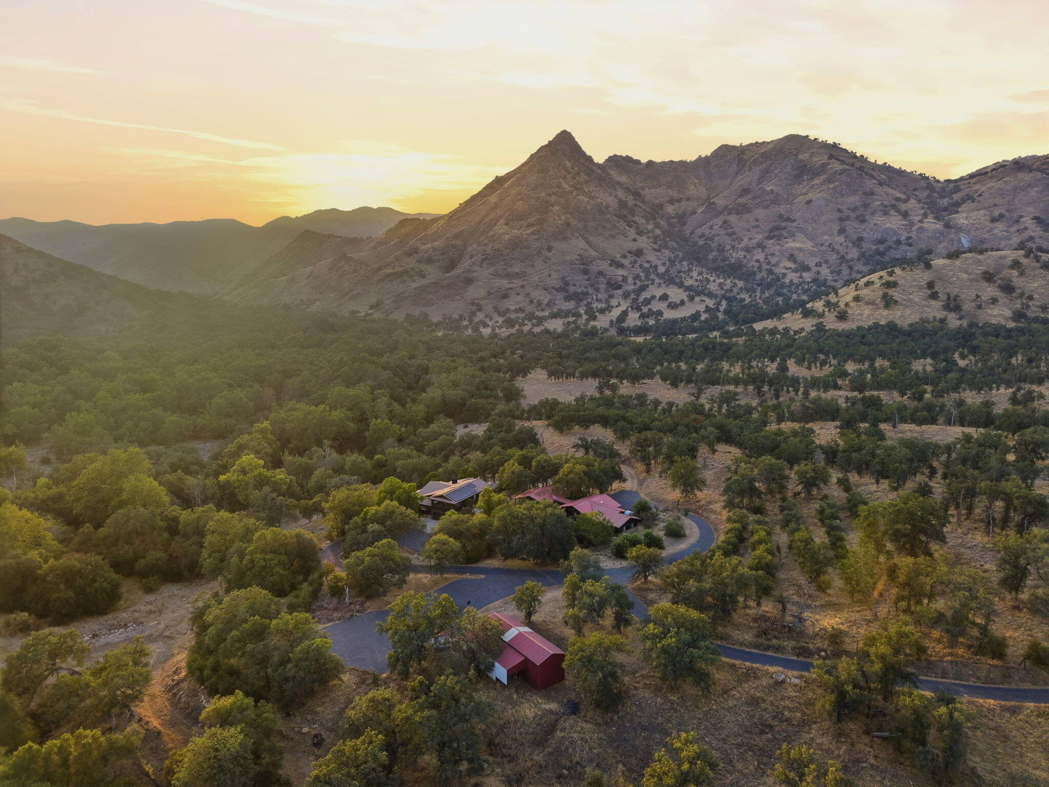 44159 Redbud Trl, Three Rivers, CA 93271