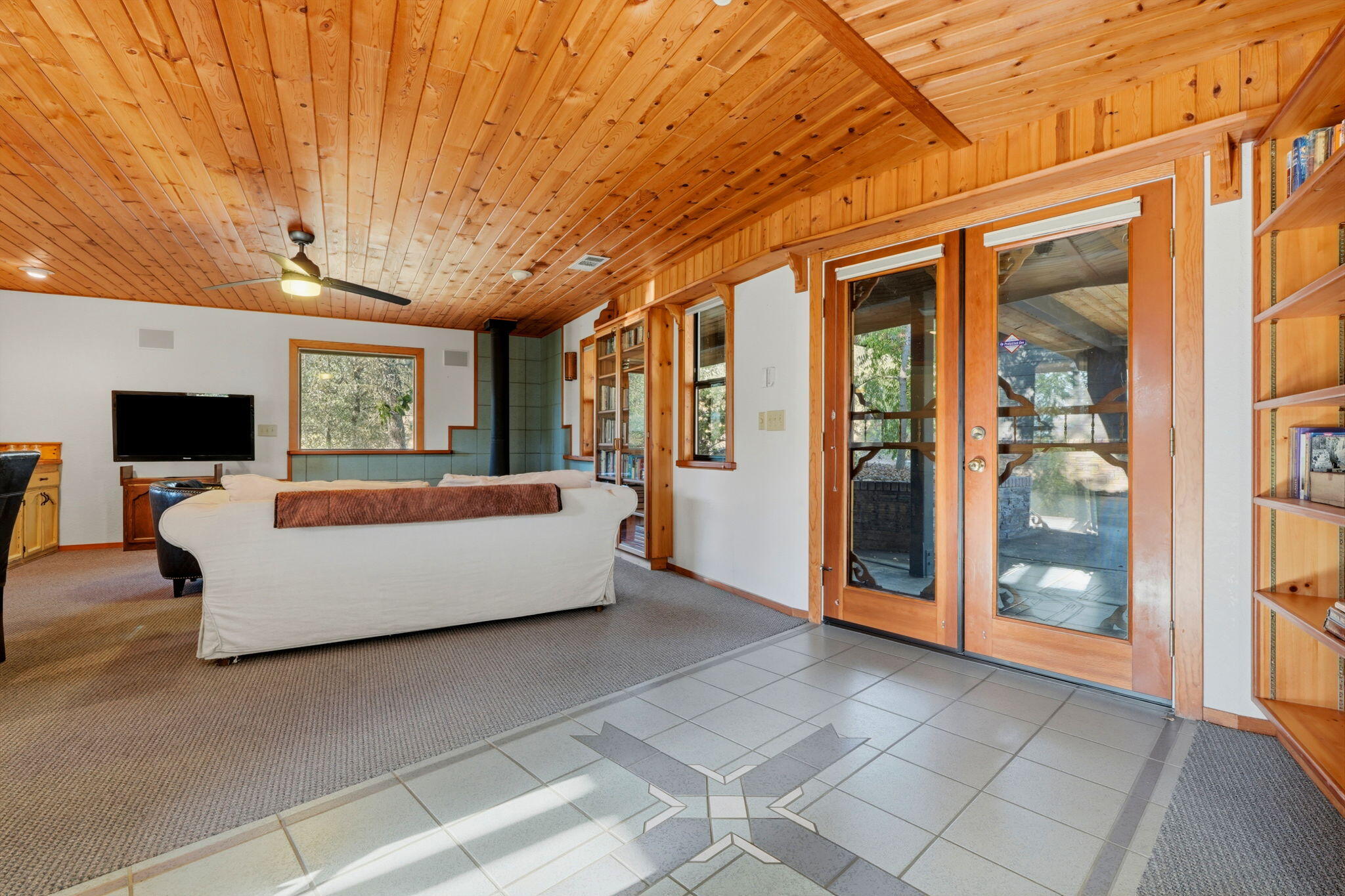 44159 Redbud Trl, Three Rivers, CA 93271