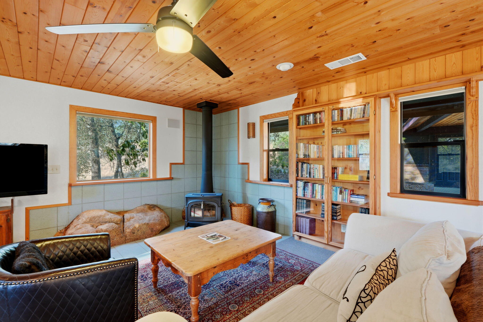 44159 Redbud Trl, Three Rivers, CA 93271
